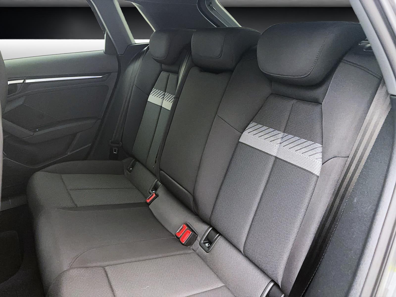Audi A3 Sportback 30 TFSI S line BlackACC ParkAssist Kamera LED Navi Sitzhzg