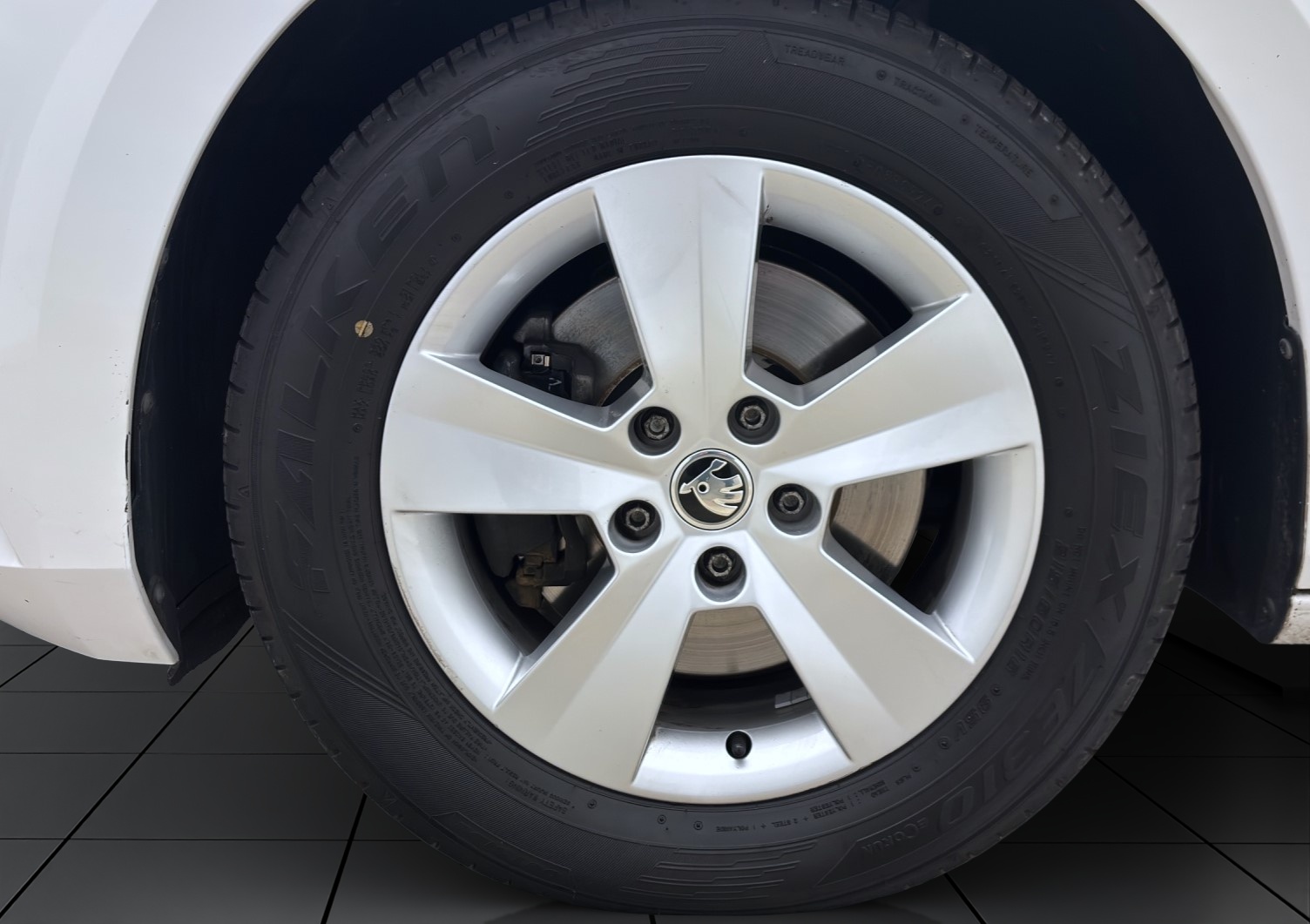 Skoda Superb Combi 2.0 TDI DSG Ambition Navi ACC SideAssist LightAssist