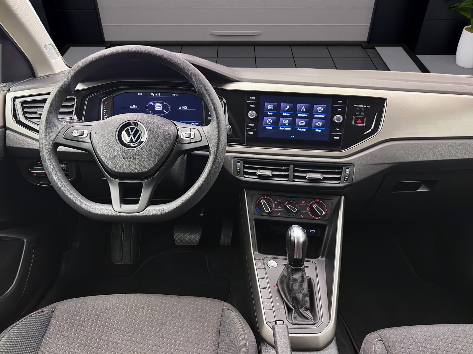 Volkswagen Polo 1.0 TSI DSG Comfortline Navi PDC Sitzhzg AppConnect FrontAssist