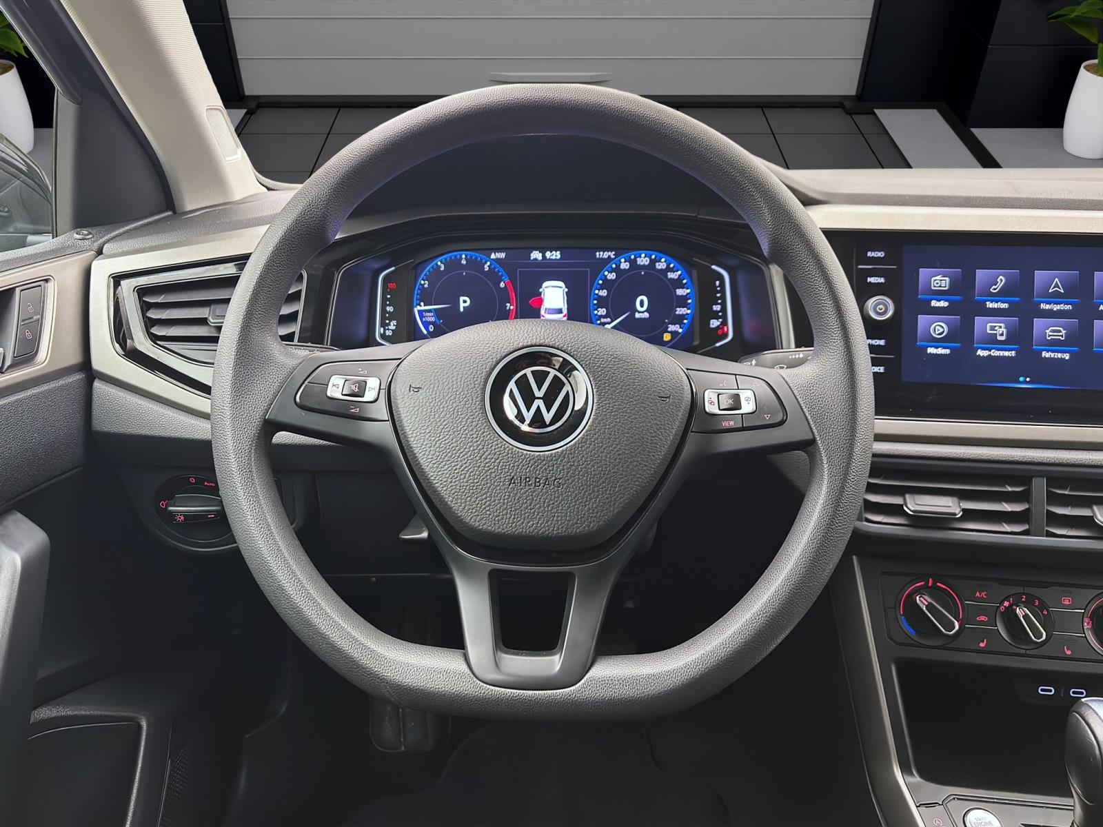 Volkswagen Polo 1.0 TSI DSG COMFORTLINE NAVI PDC SITZHZG APPCONNECT