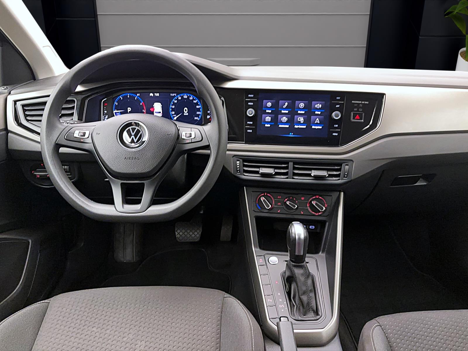 Volkswagen Polo 1.0 TSI DSG Comfortline Navi PDC Sitzhzg AppConnect GRA FrontAssist