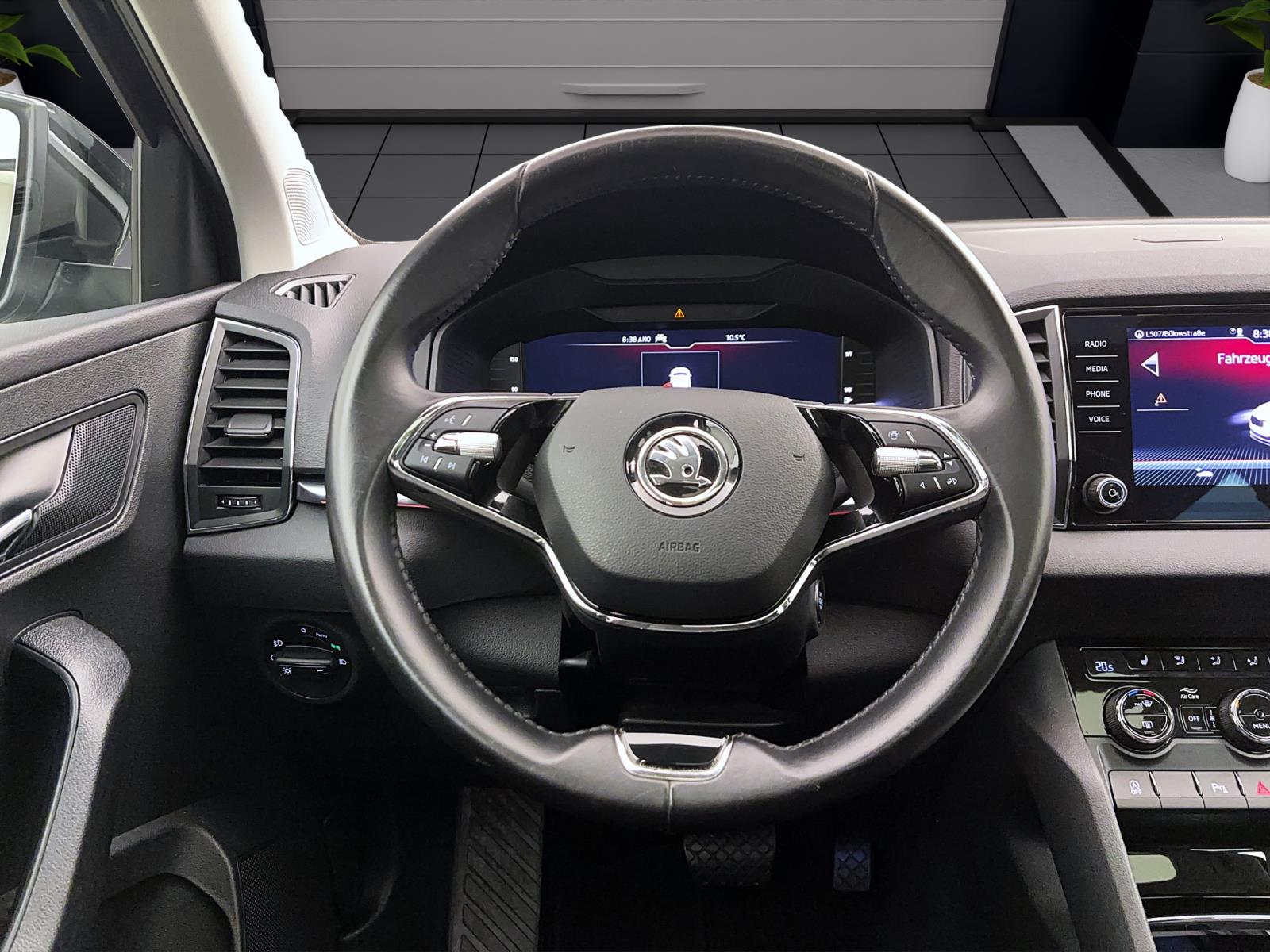 Skoda Karoq 2.0 TDI DSG Clever Pano PDC Kamera LED Navi SmartLink