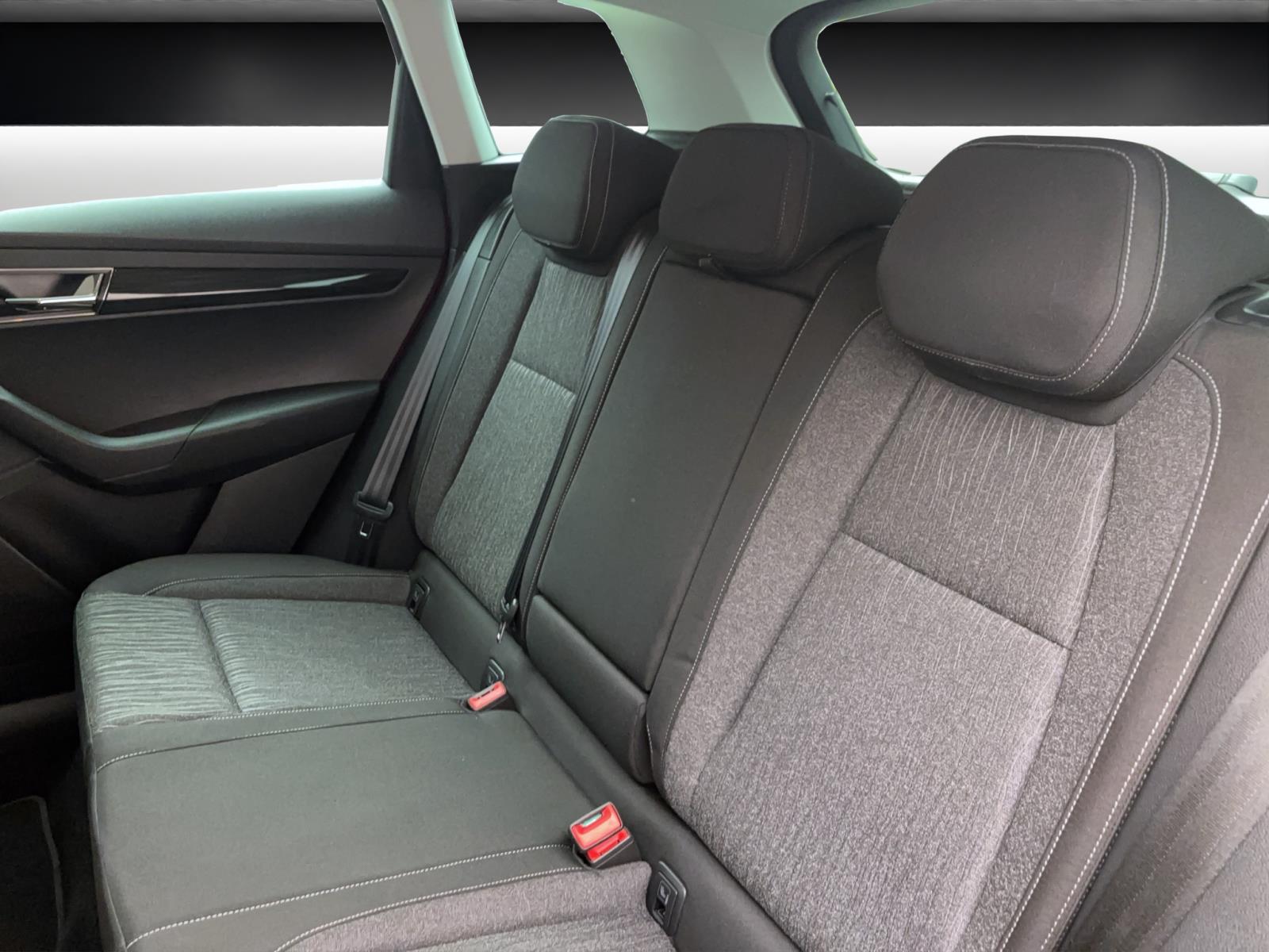 Skoda Karoq 1.5 TSI DSG Style PDC Kamera Navi SmartLink Tempo