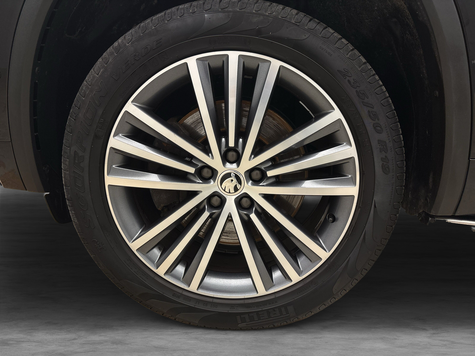 Skoda Kodiaq 2.0 TDI DSG L&K 4x4 Standhzg Pano AHK ACC AreaView LED