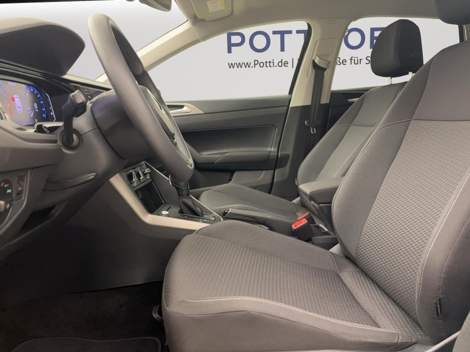 Volkswagen Polo 1.0 TSI DSG Comfortline PDC Navi AppConnect Sitzhzg Keyless