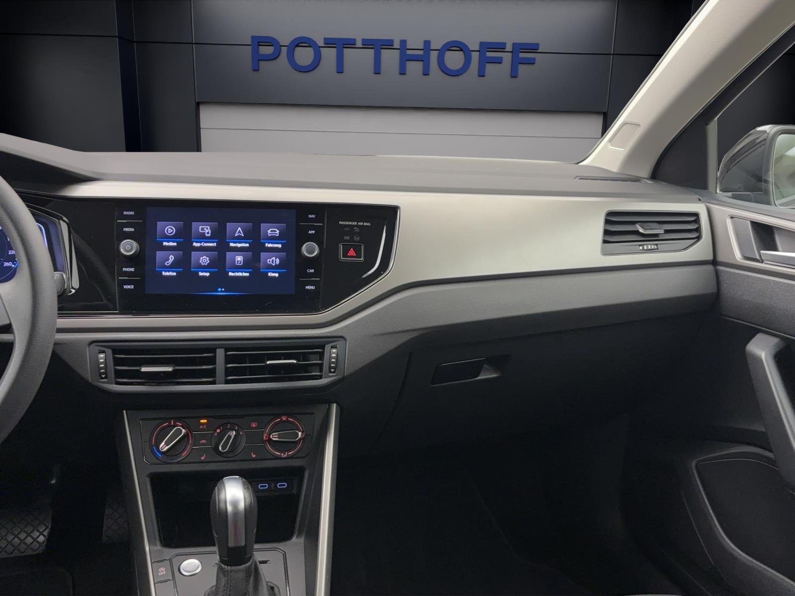 Volkswagen Polo 1.0 TSI DSG Comfortline PDC Navi AppConnect Sitzhzg Keyless