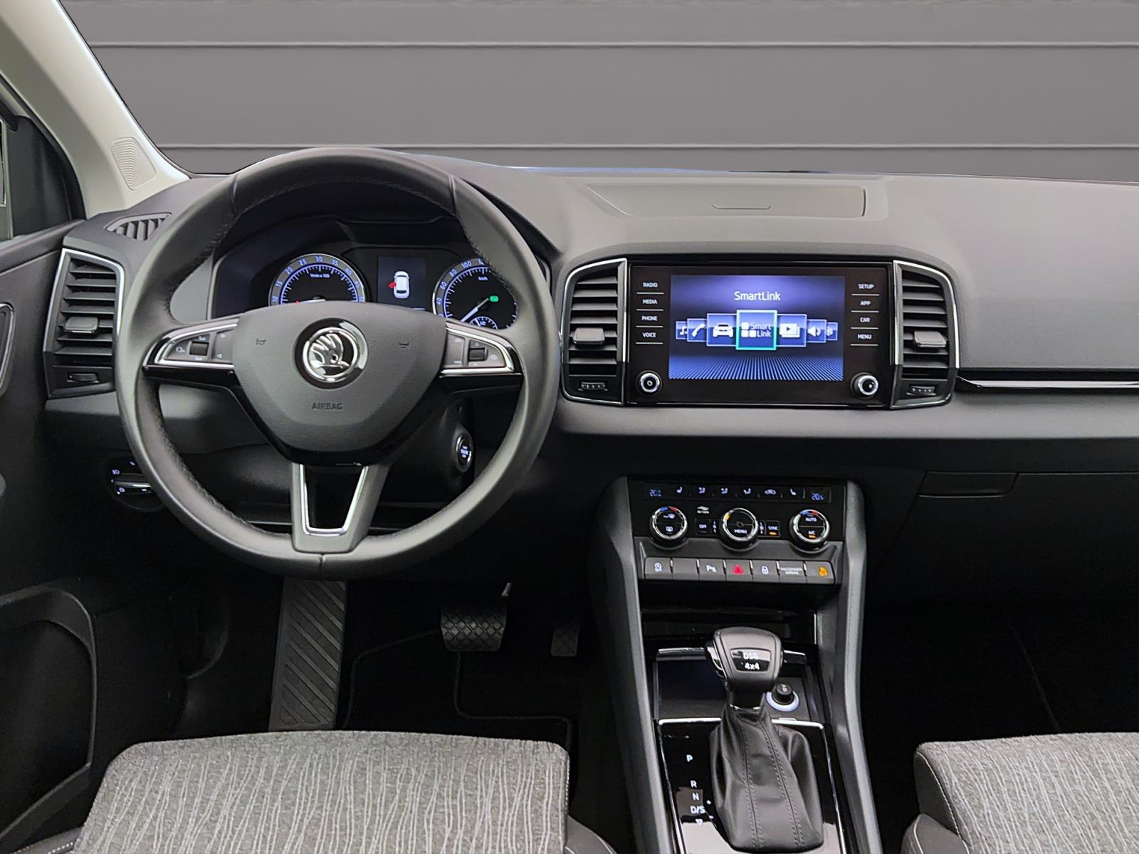 Skoda Karoq 2.0 TDI DSG 4x4 STYLE AHK NAVI PDC LED SITZHZG