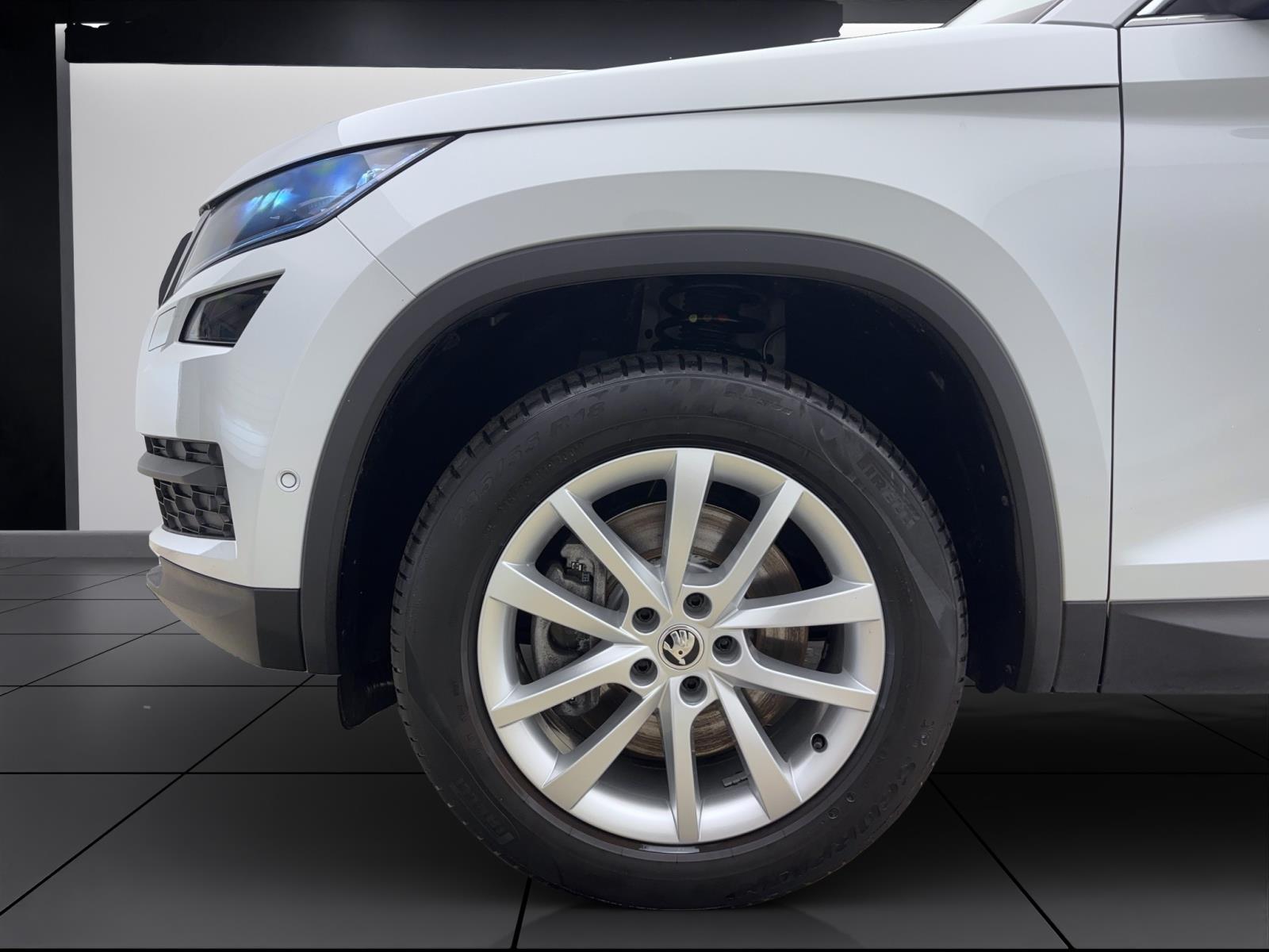 Skoda Kodiaq 2.0 TDI DSG Style 4x4 Standhzg AHK Navi Area View Canton ACC