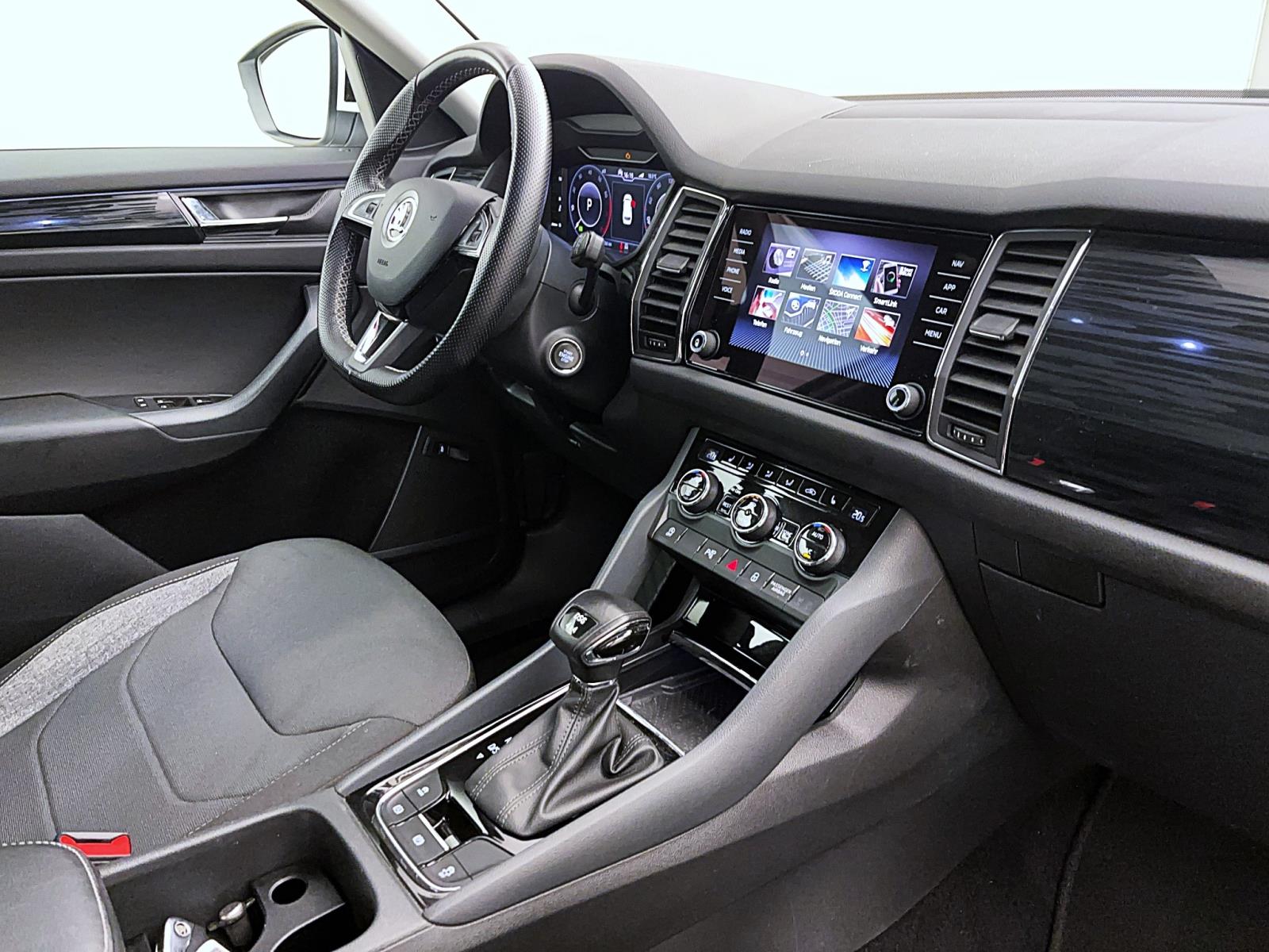 Skoda Kodiaq 2.0 TSI DSG Drive 125 years 4x4 Navi Canton 7-Sitzer RearAssist LED ACC