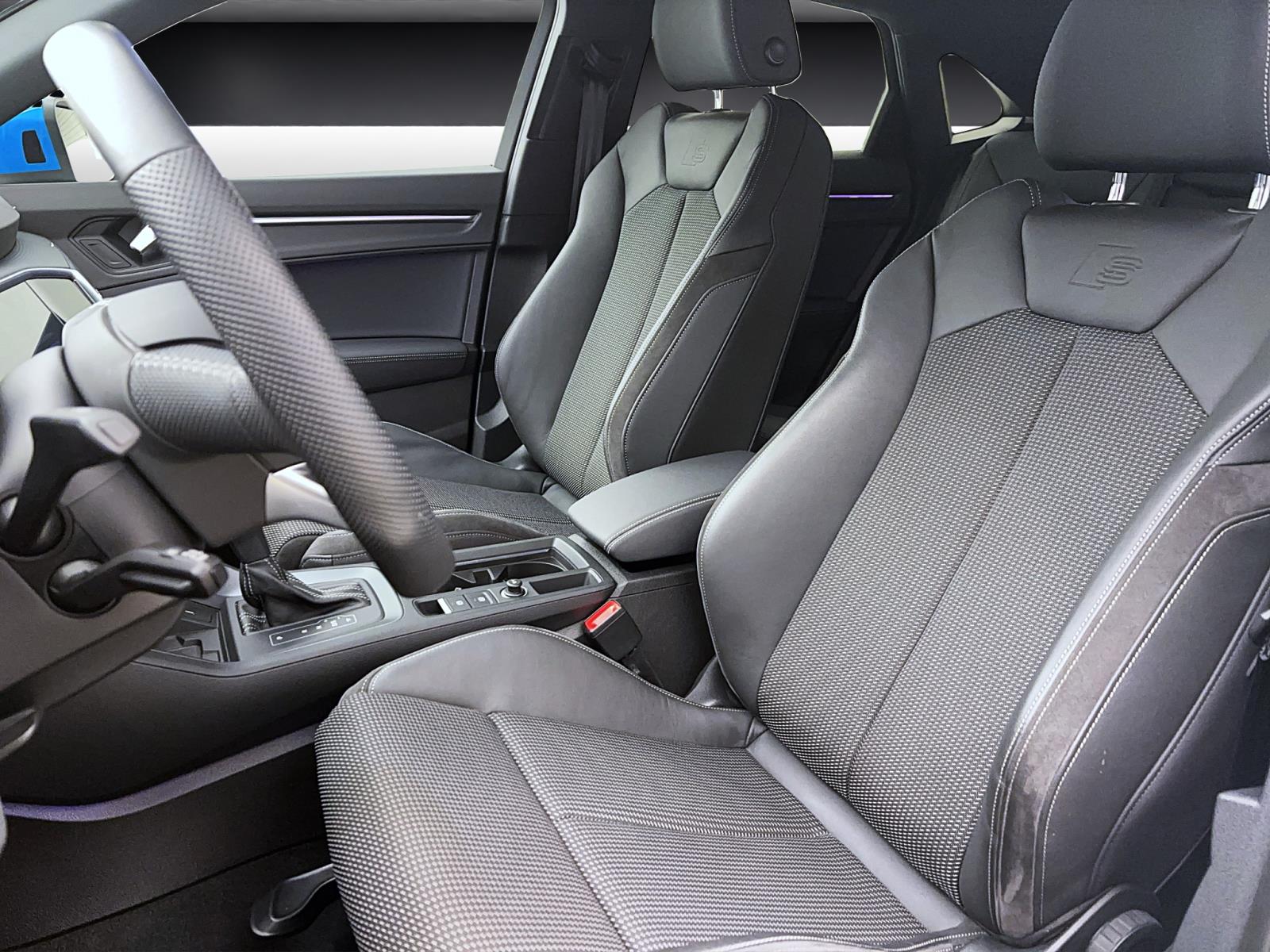 Audi Q3 Sportback 40 TFSI q S line AHK ACC PDC Kamera Matrix Sitzhzg