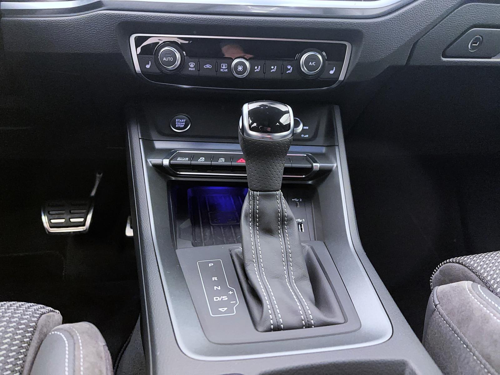 Audi Q3 Sportback 40 TFSI q S line AHK ACC PDC Kamera Matrix Sitzhzg