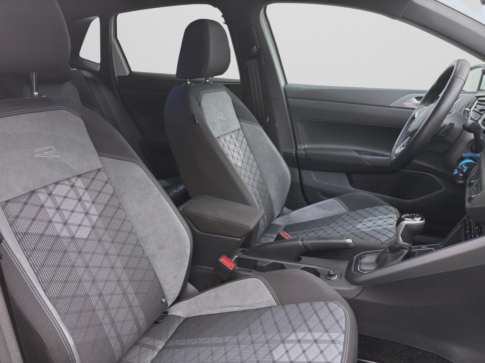 Volkswagen Polo 1.0 TSI DSG R-LINE IQ.LIGHT ACC KAMERA PDC