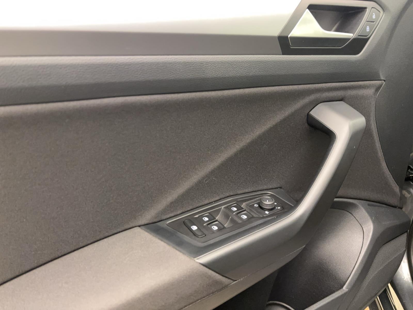 Volkswagen T-Roc 1.0 TSI Life Navi LED ParkAssist PDC Sitzhzg