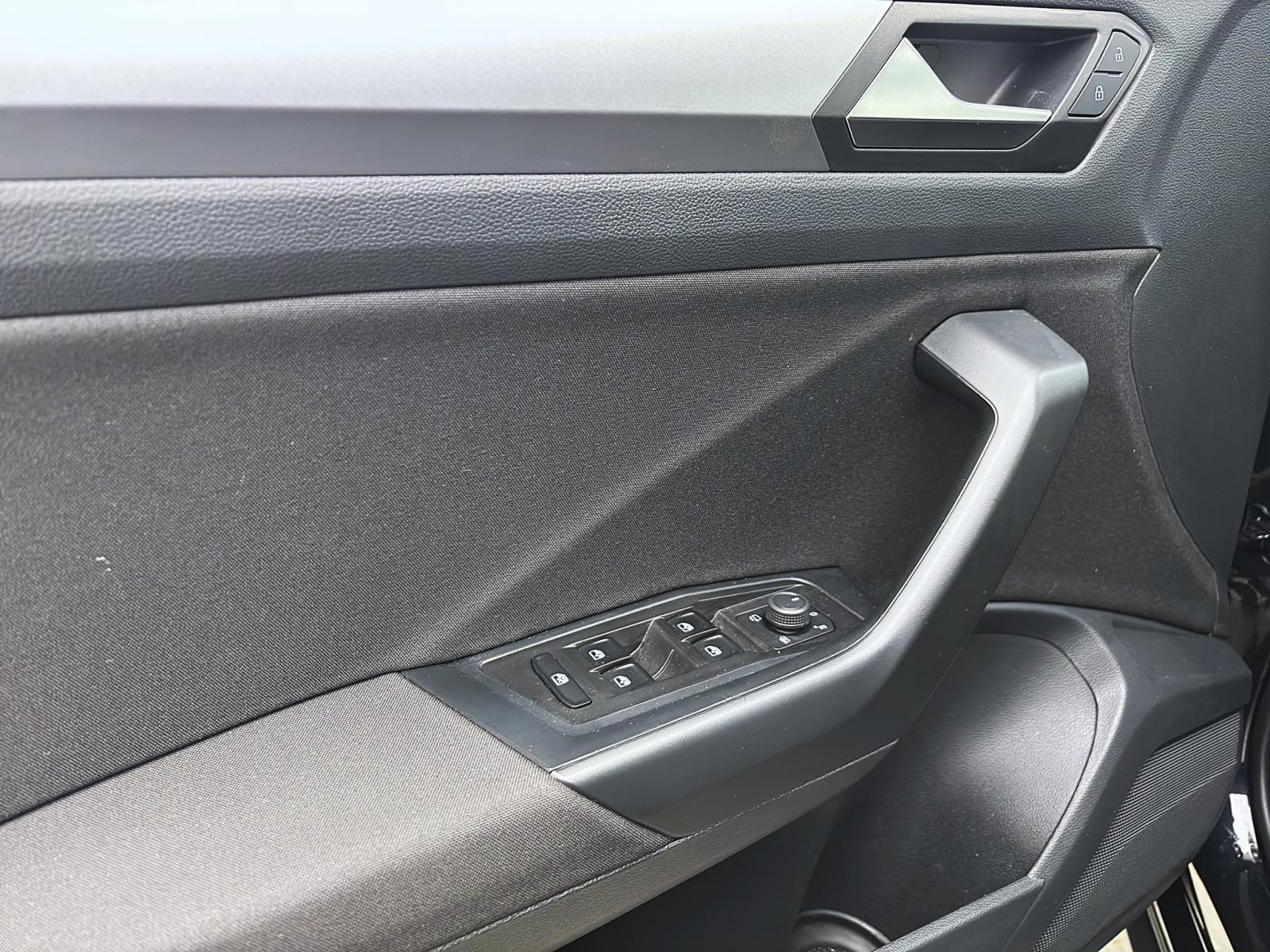Volkswagen T-Roc 1.0 TSI Life Navi LED PDC Sitzhzg LaneAssist