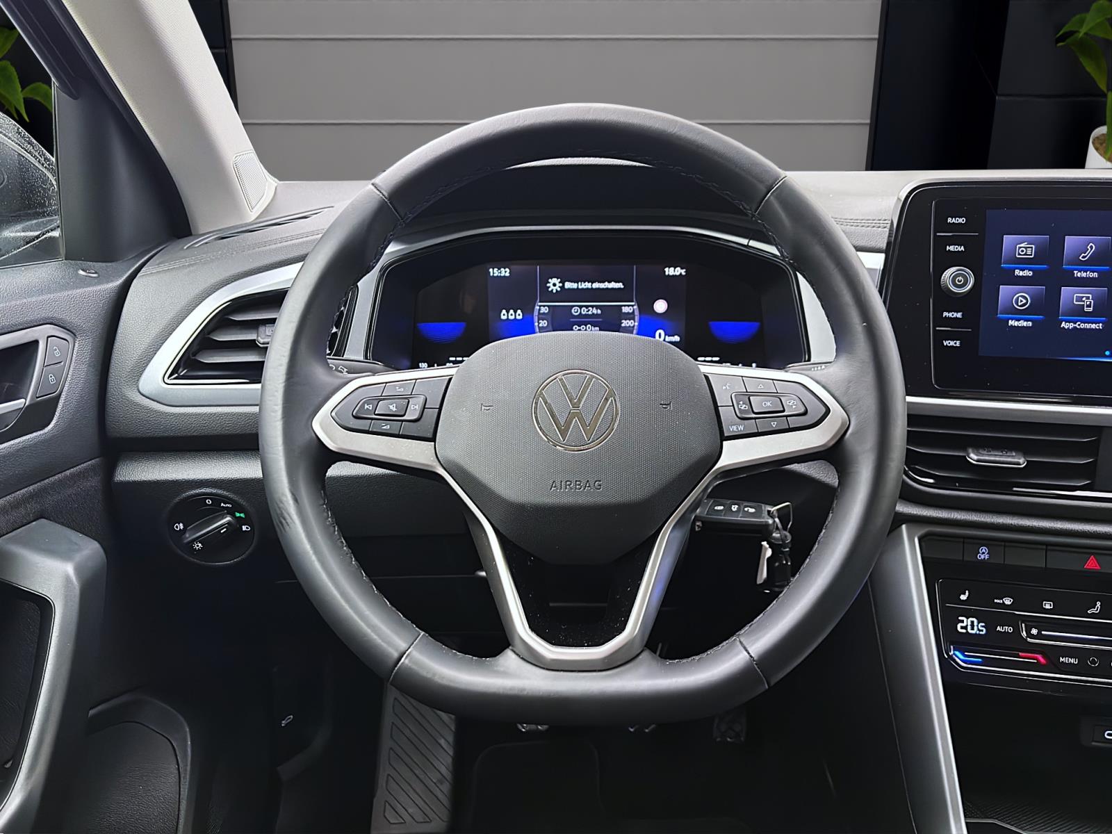 Volkswagen T-Roc 1.0 TSI Life Navi LED PDC Sitzhzg LaneAssist