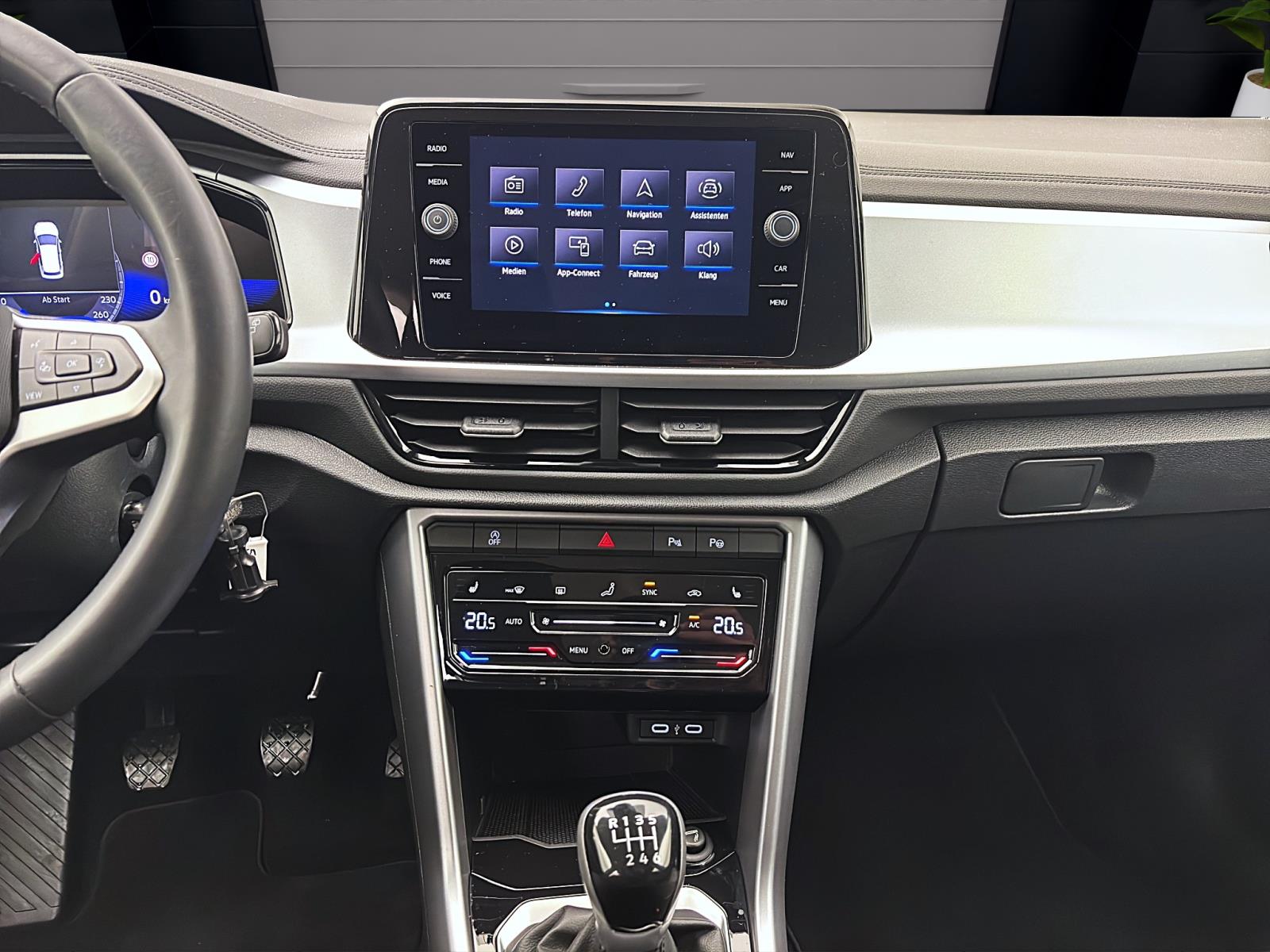 Volkswagen T-Roc 1.0 TSI Life Navi LED PDC Sitzhzg LaneAssist