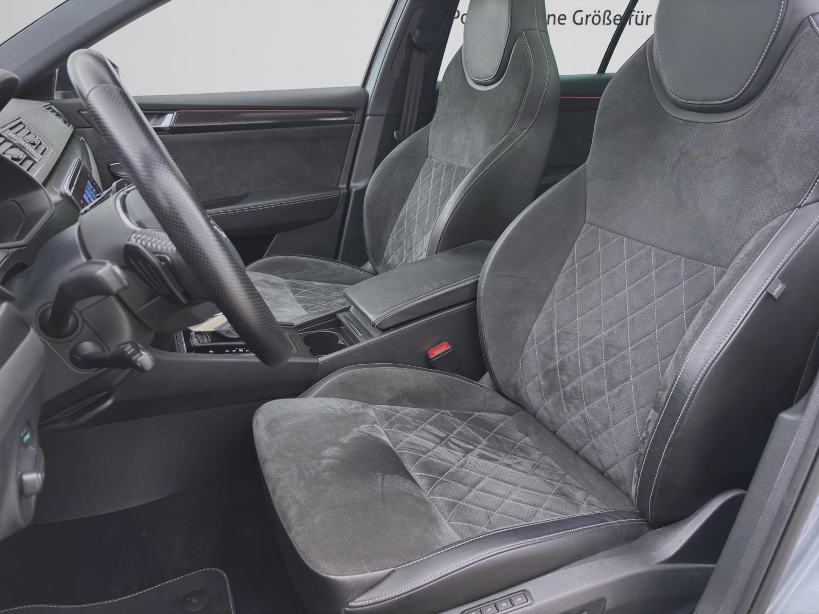 Skoda Superb Combi 2.0 TDI DSG Sportline Maxi Pano AHK Navi Sitzhzg