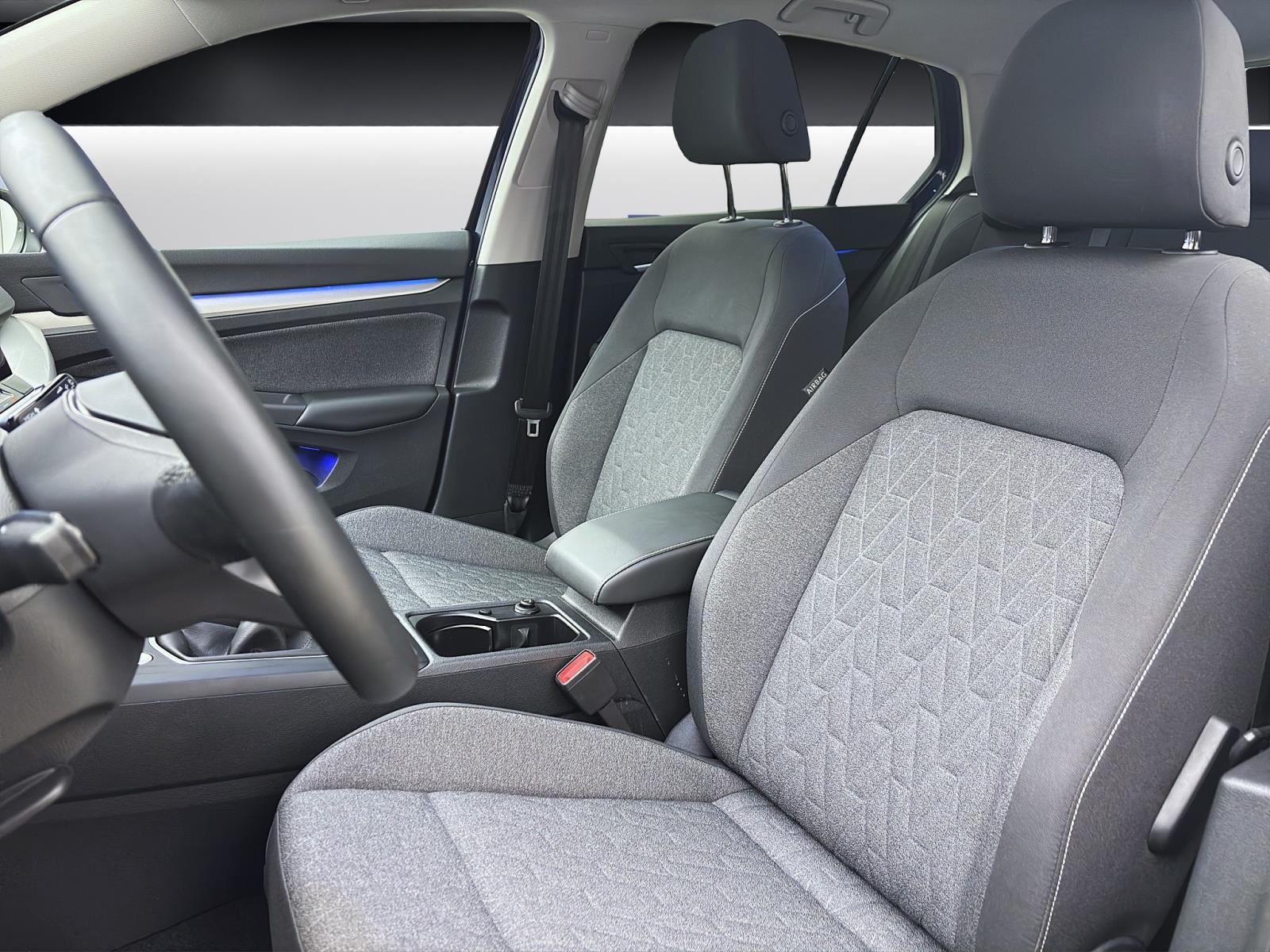 Volkswagen Golf 1.5 TSI LIFE NAVI ACC PDC LED SITZHZG