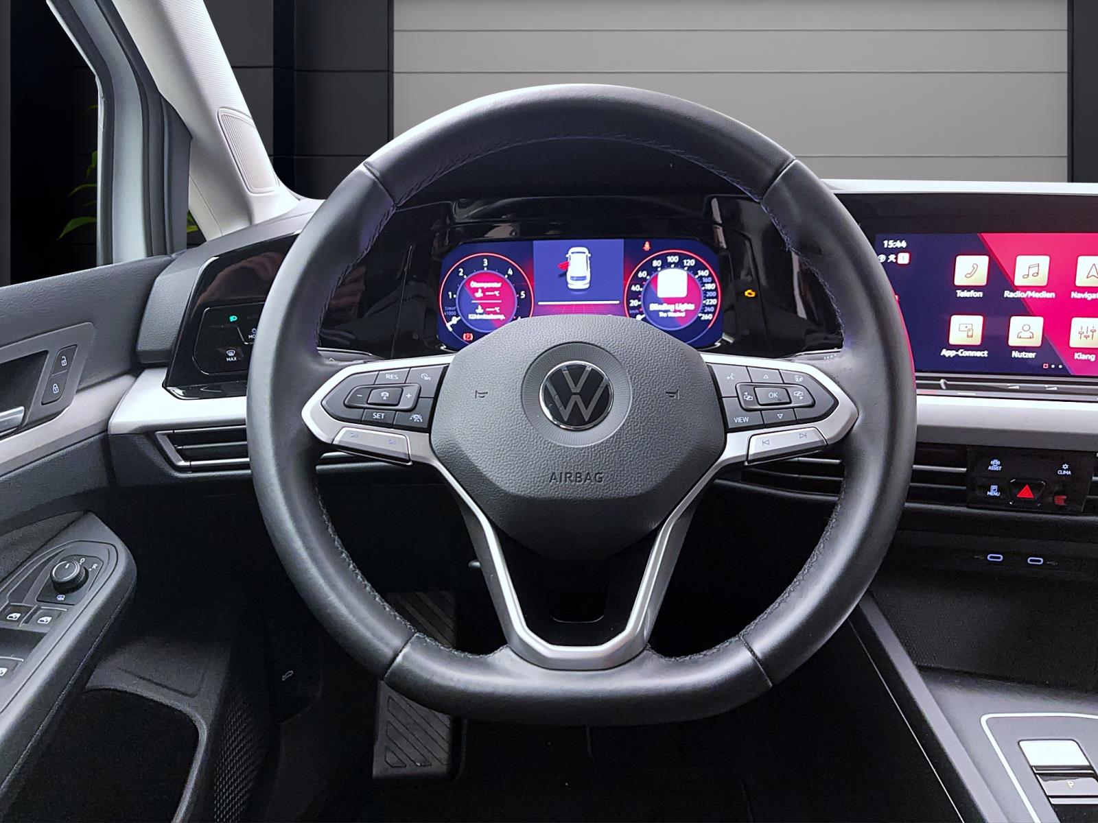 Volkswagen Golf Variant 8 2.0 TDI DSG Life AHK PDC Kamera LED Navi AppConnect