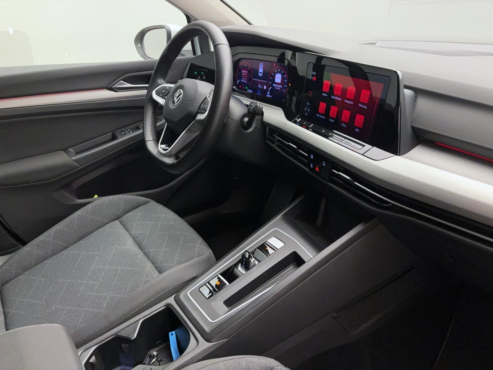 Volkswagen Golf Variant 8 2.0 TDI DSG Life AHK PDC Kamera LED Navi AppConnect