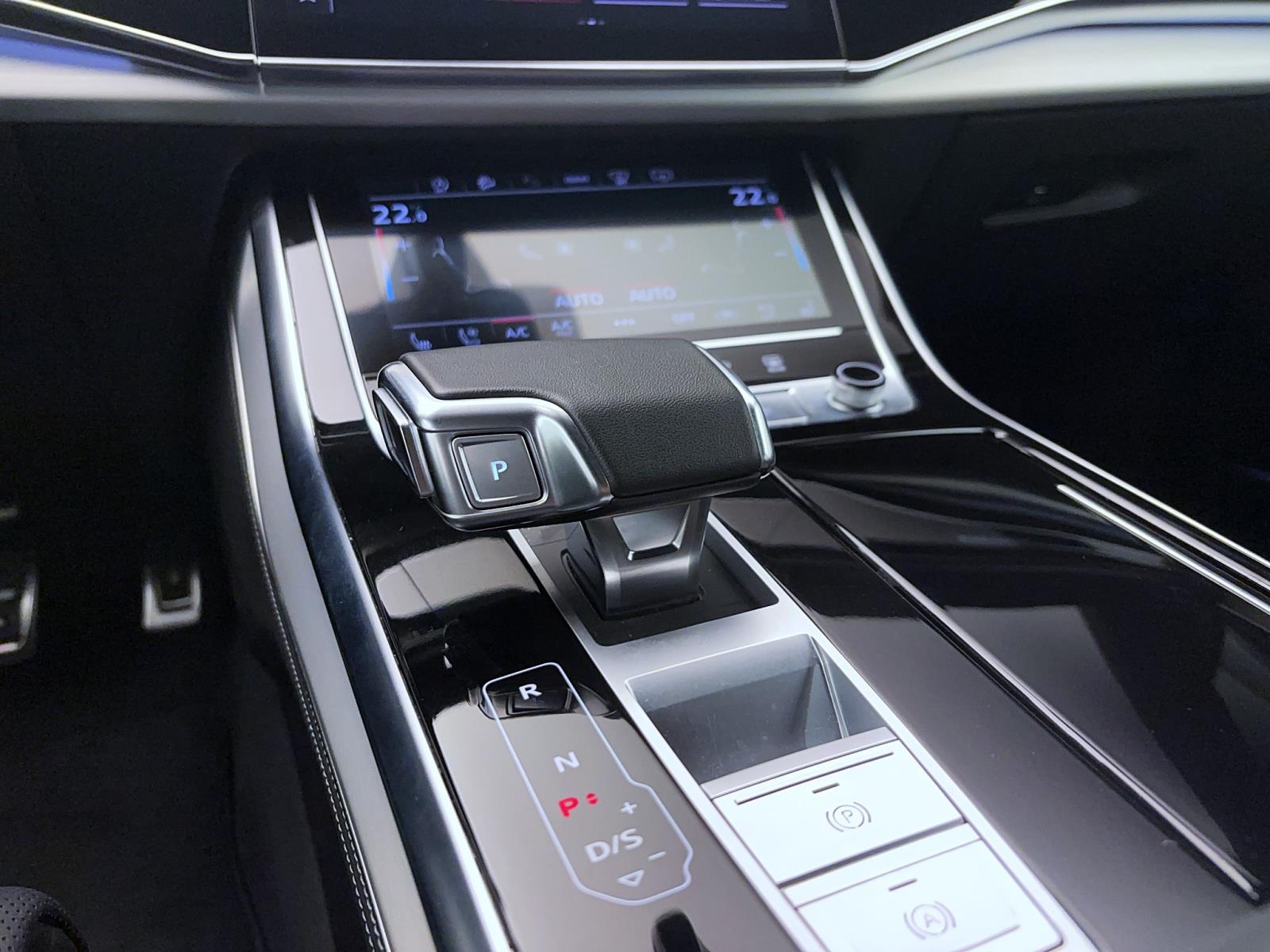Audi Q8 50 TDI q S line Black ACC ParkAssist Matrix Navi B&O Luft HUD