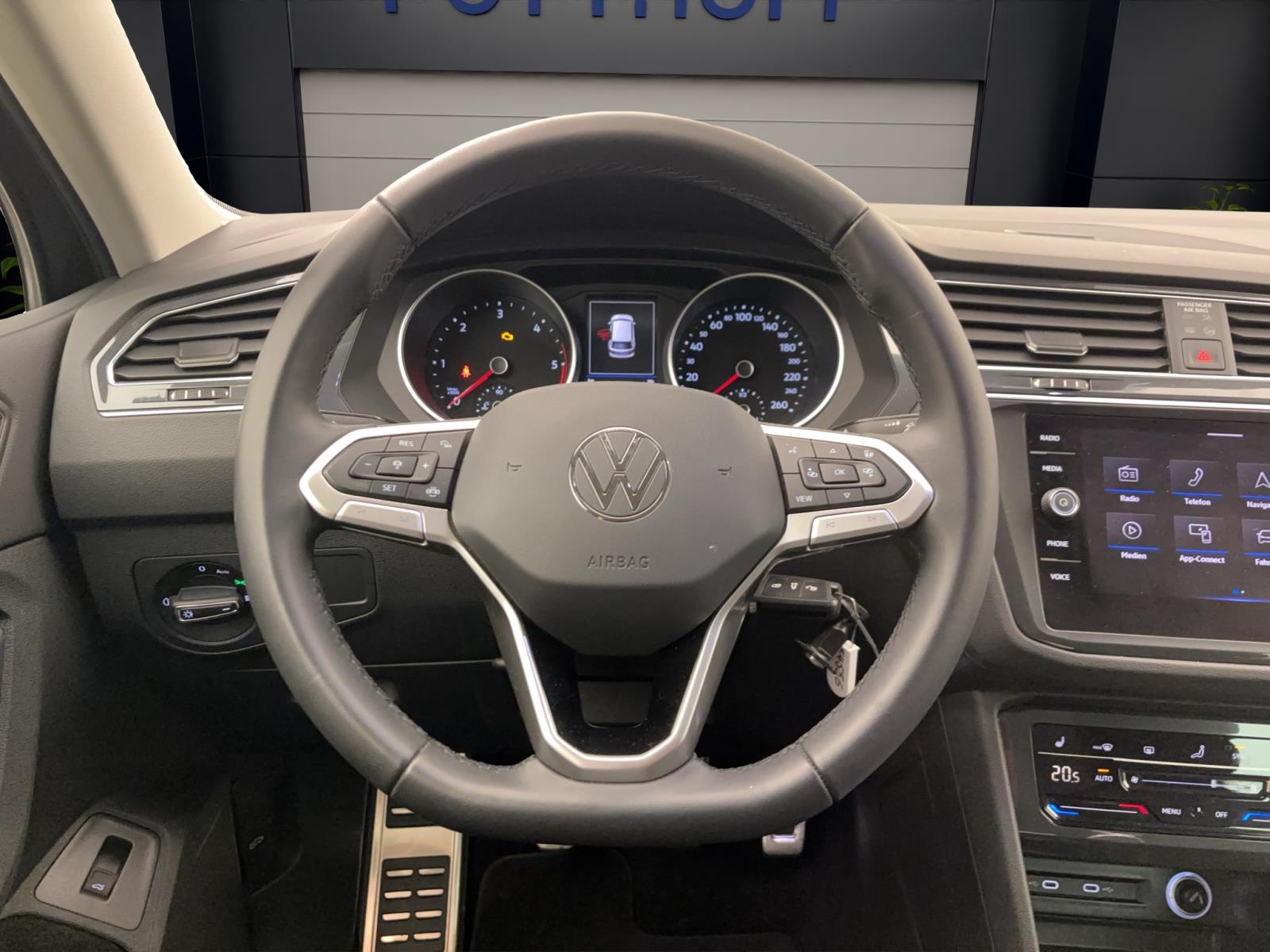 Volkswagen Tiguan 2.0 TDI Move AHK ACC PDC Kamera LED Navi Sitzhzg