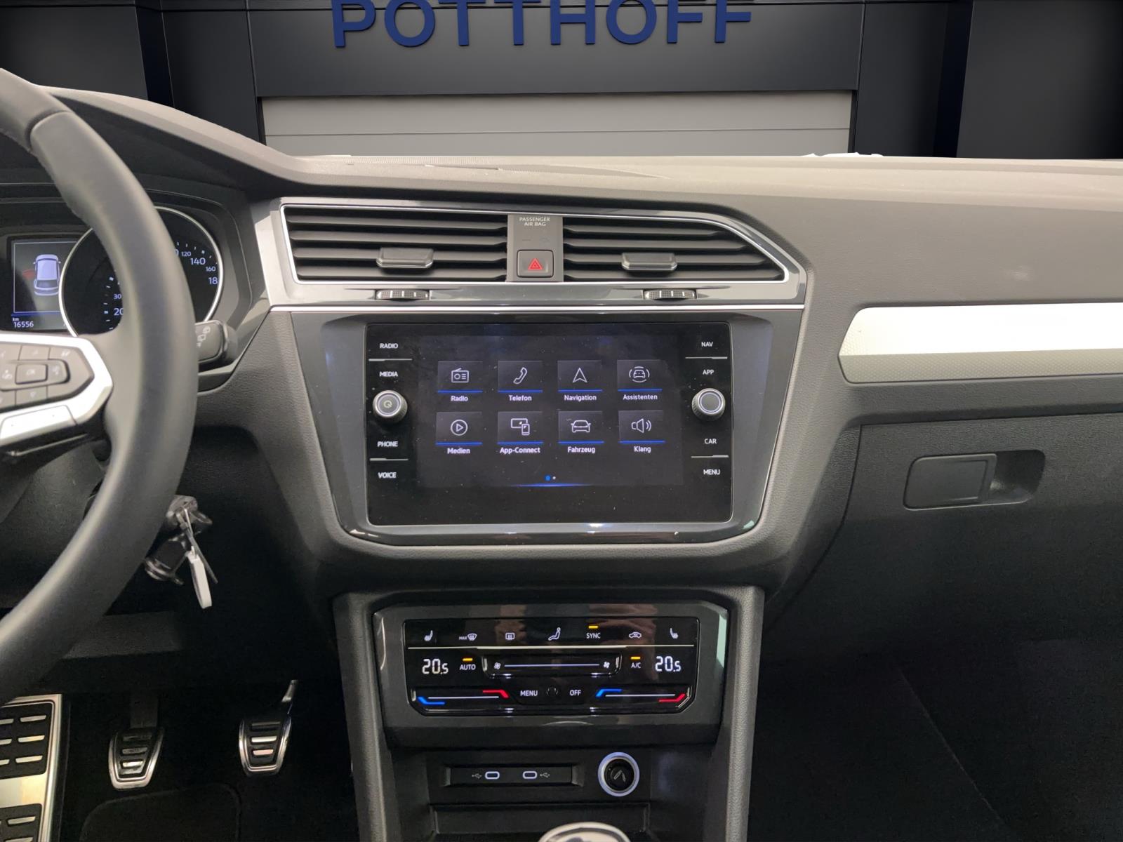 Volkswagen Tiguan 2.0 TDI Move AHK ACC PDC Kamera LED Navi Sitzhzg