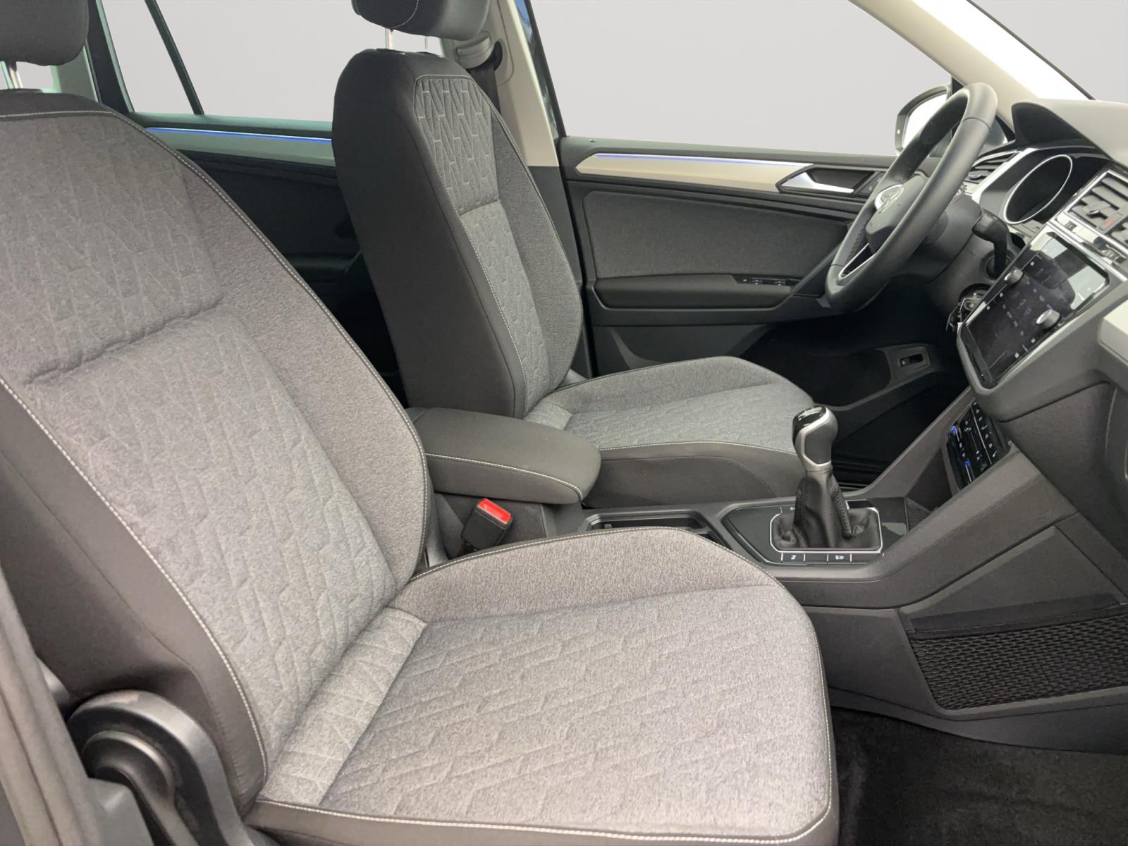Volkswagen Tiguan 2.0 TDI Move AHK ACC PDC Kamera LED Navi Sitzhzg