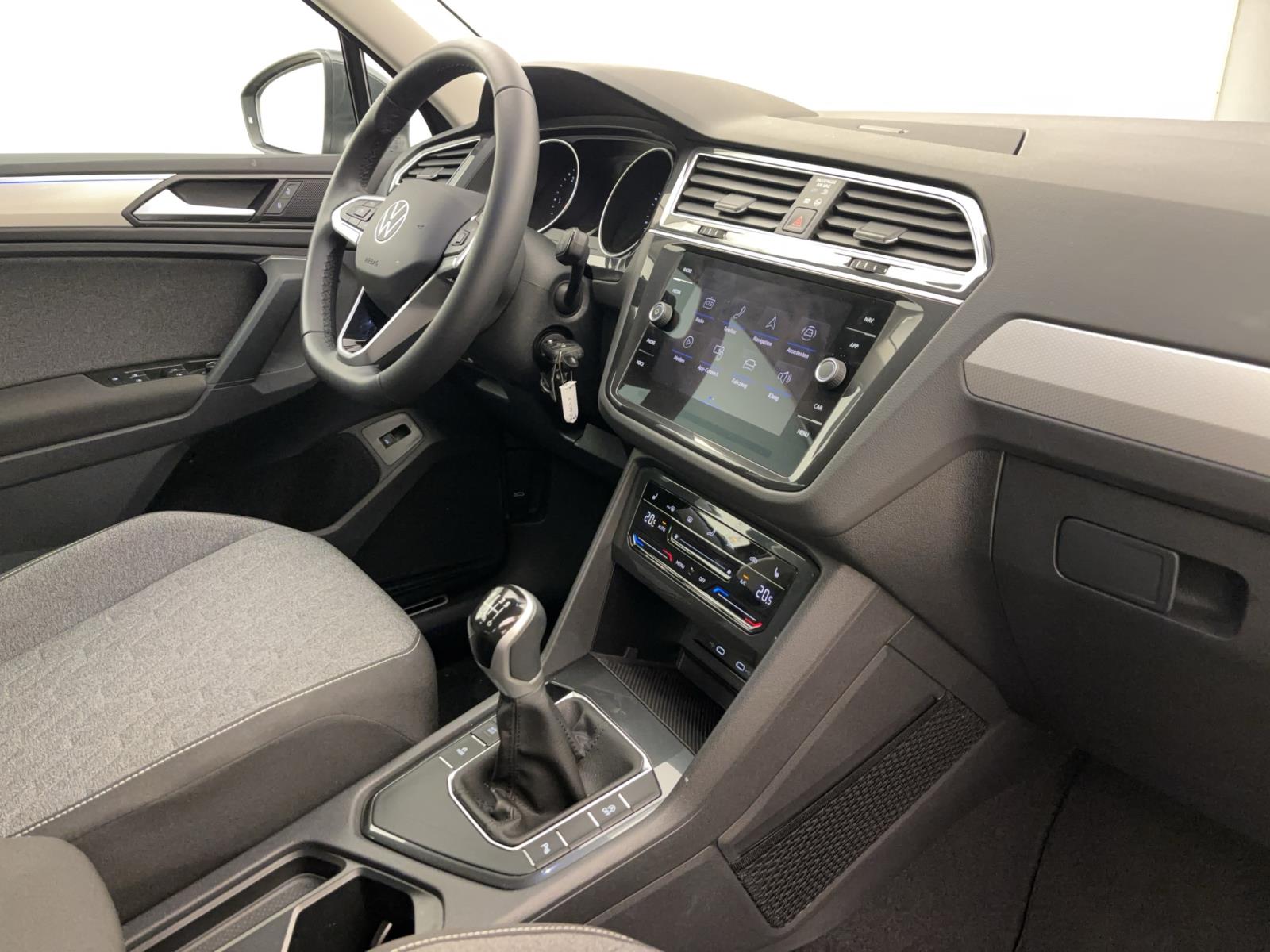 Volkswagen Tiguan 2.0 TDI Move AHK ACC PDC Kamera LED Navi Sitzhzg
