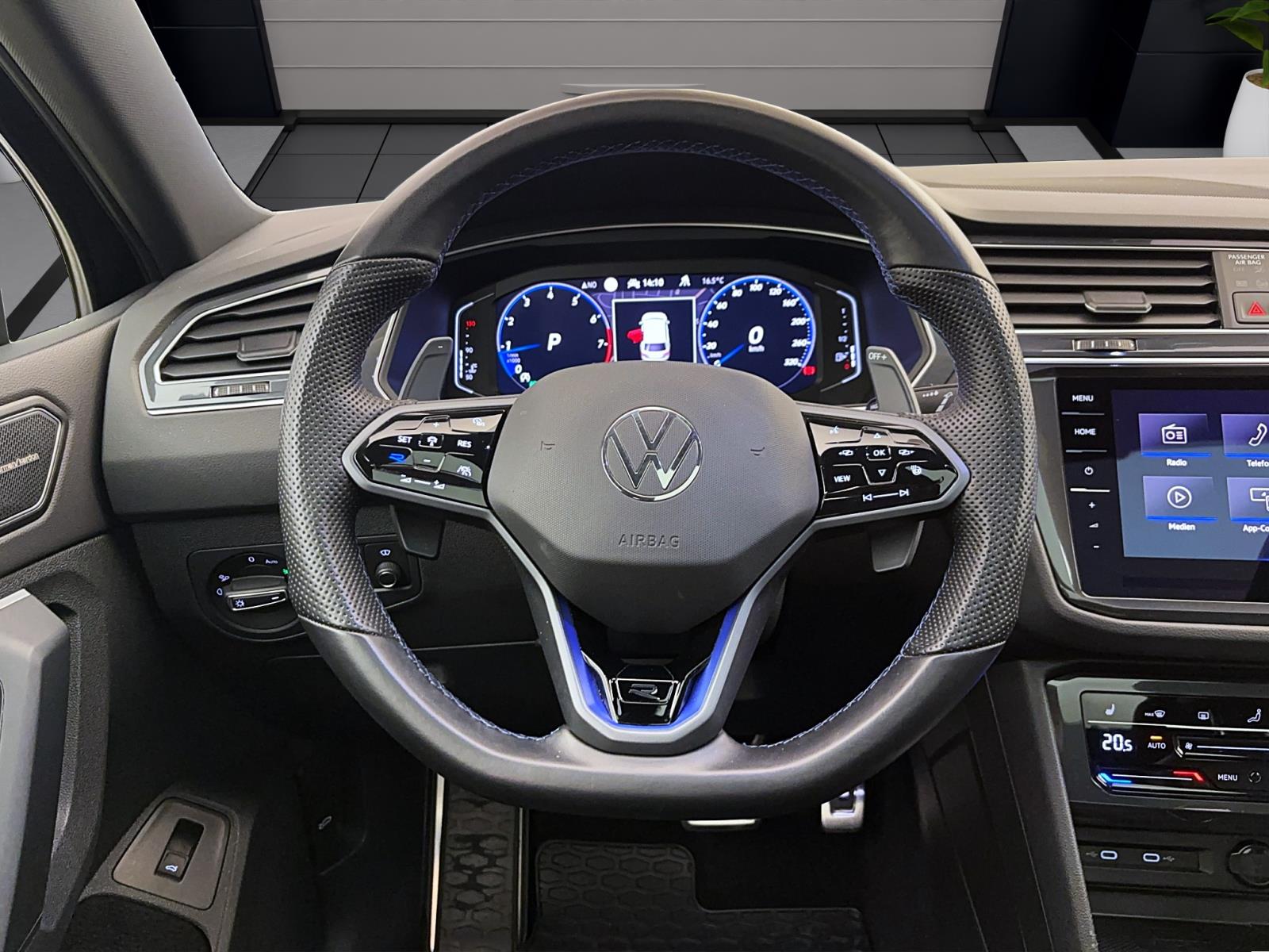 Volkswagen Tiguan 2.0 TSI DSG R Black Style 4MotionPano AHK ACC AreaView IQ.Light Harman