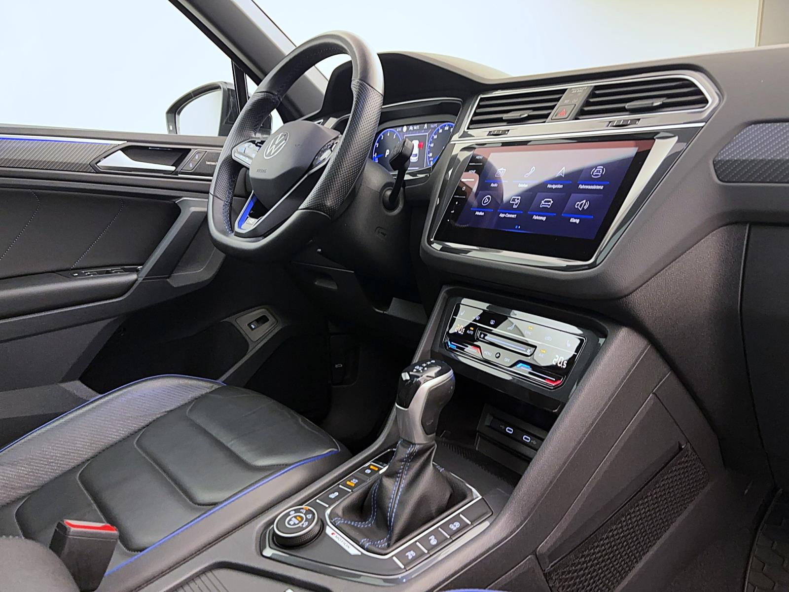 Volkswagen Tiguan 2.0 TSI DSG R Black Style 4MotionPano AHK ACC AreaView IQ.Light Harman