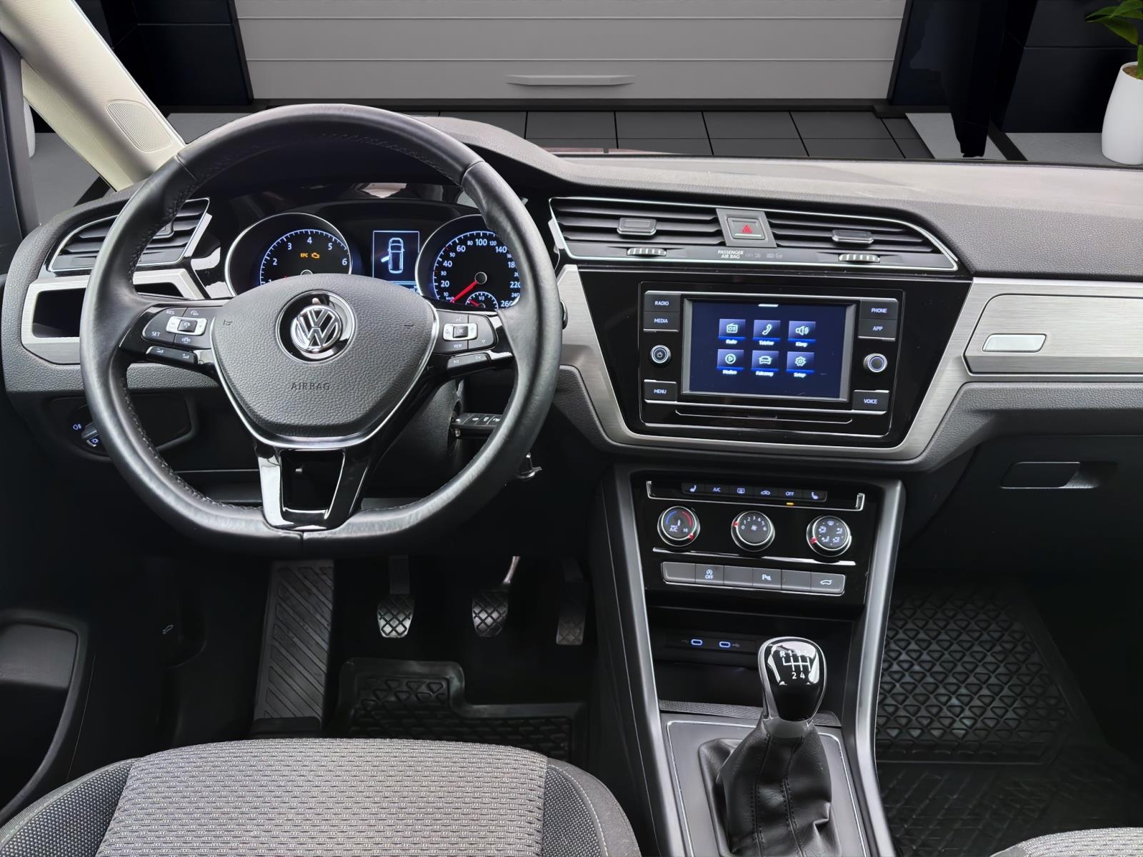 Volkswagen Touran 1.5 TSI ComfortlineACC PDC Winter Klima