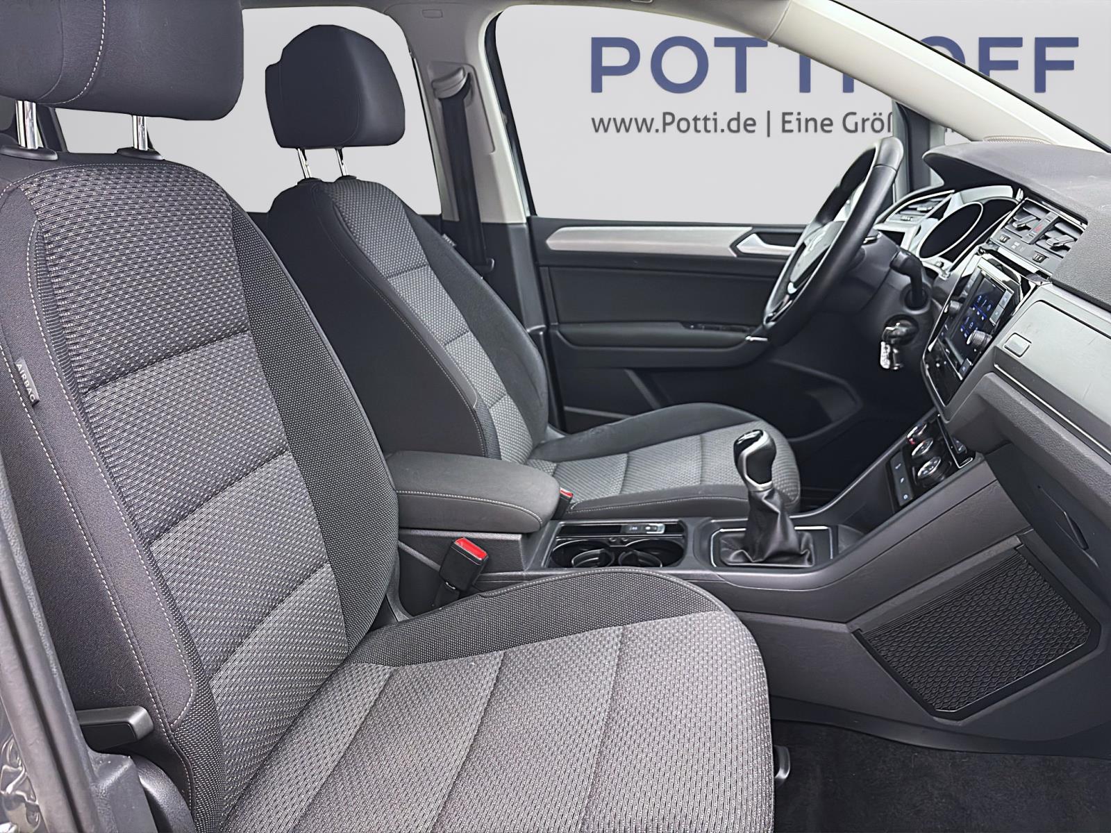 Volkswagen Touran 1.5 TSI ComfortlineACC PDC Winter Klima