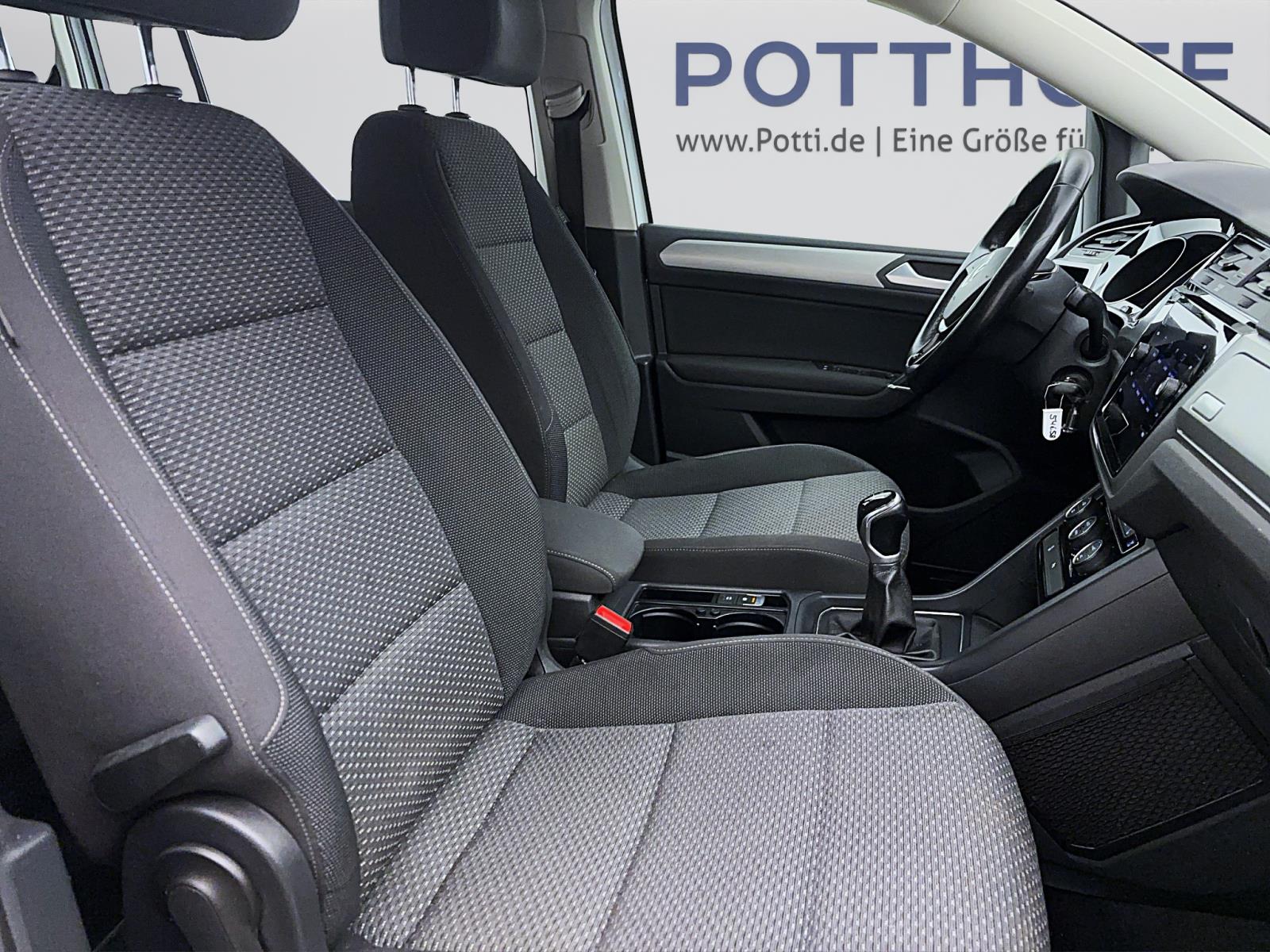 Volkswagen Touran 2.0 TDI Comfortline Standhzg AHK Navi LED RearView ACC Family-Paket