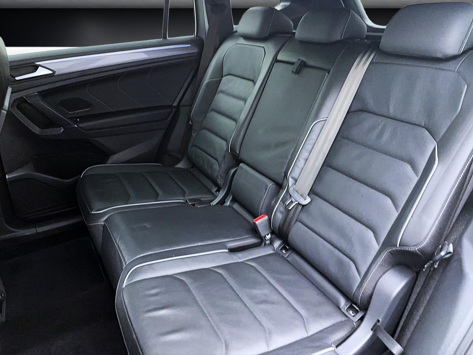 Volkswagen Tiguan Allspace 2.0 TDI DSG R-Line 4Motion Standhzg Pano AHK Navi RearView DYNAUDIO