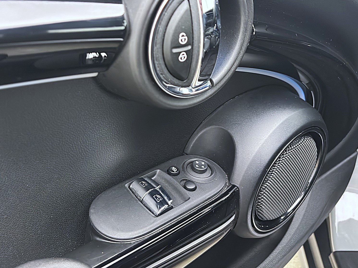 MINI Cooper 1.5 Steptronic Classic Trim ParkAssist LED Navi Sitzhzg Tempo Klima