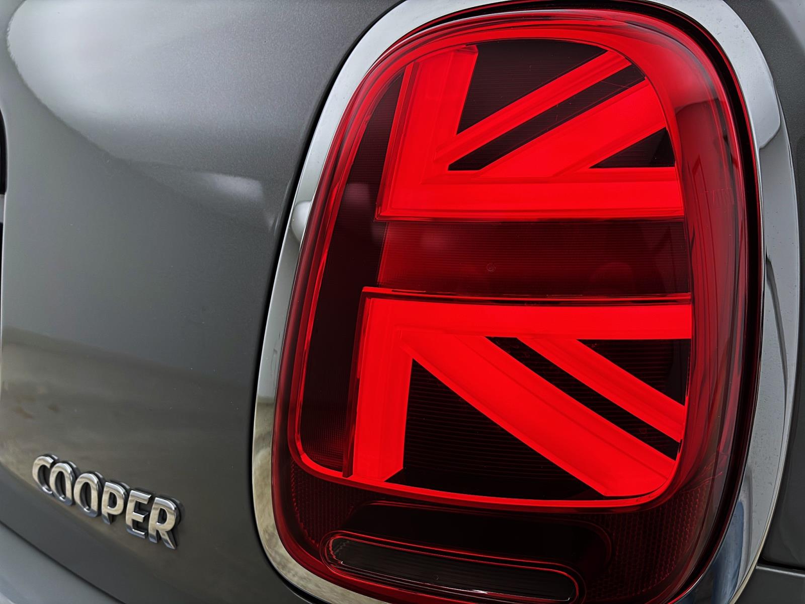 MINI Cooper 1.5 Steptronic Classic Trim ParkAssist LED Navi Sitzhzg Tempo Klima