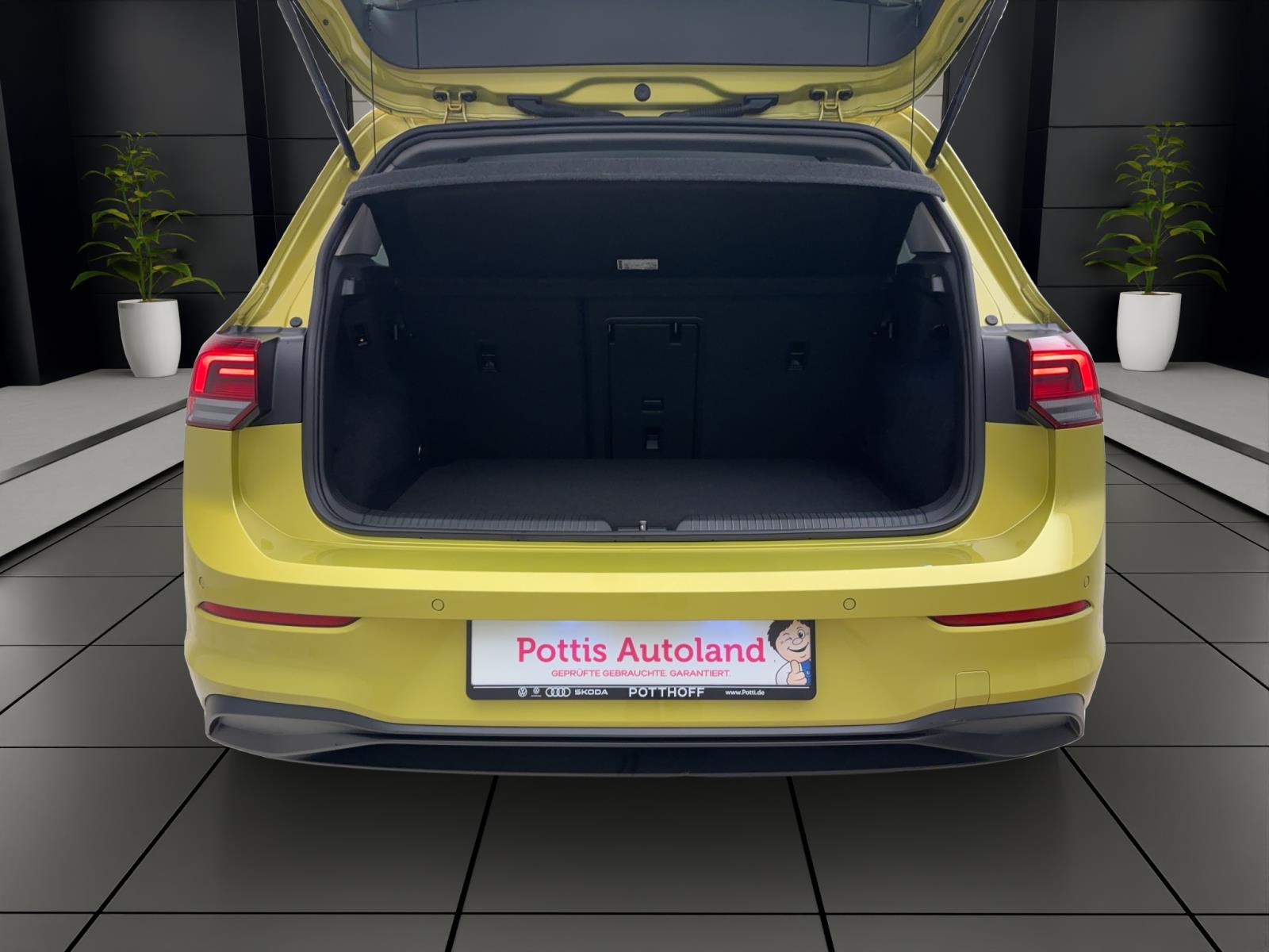 Volkswagen Golf 1.5 TSI LIFE AHK LED PDC SITZHZG