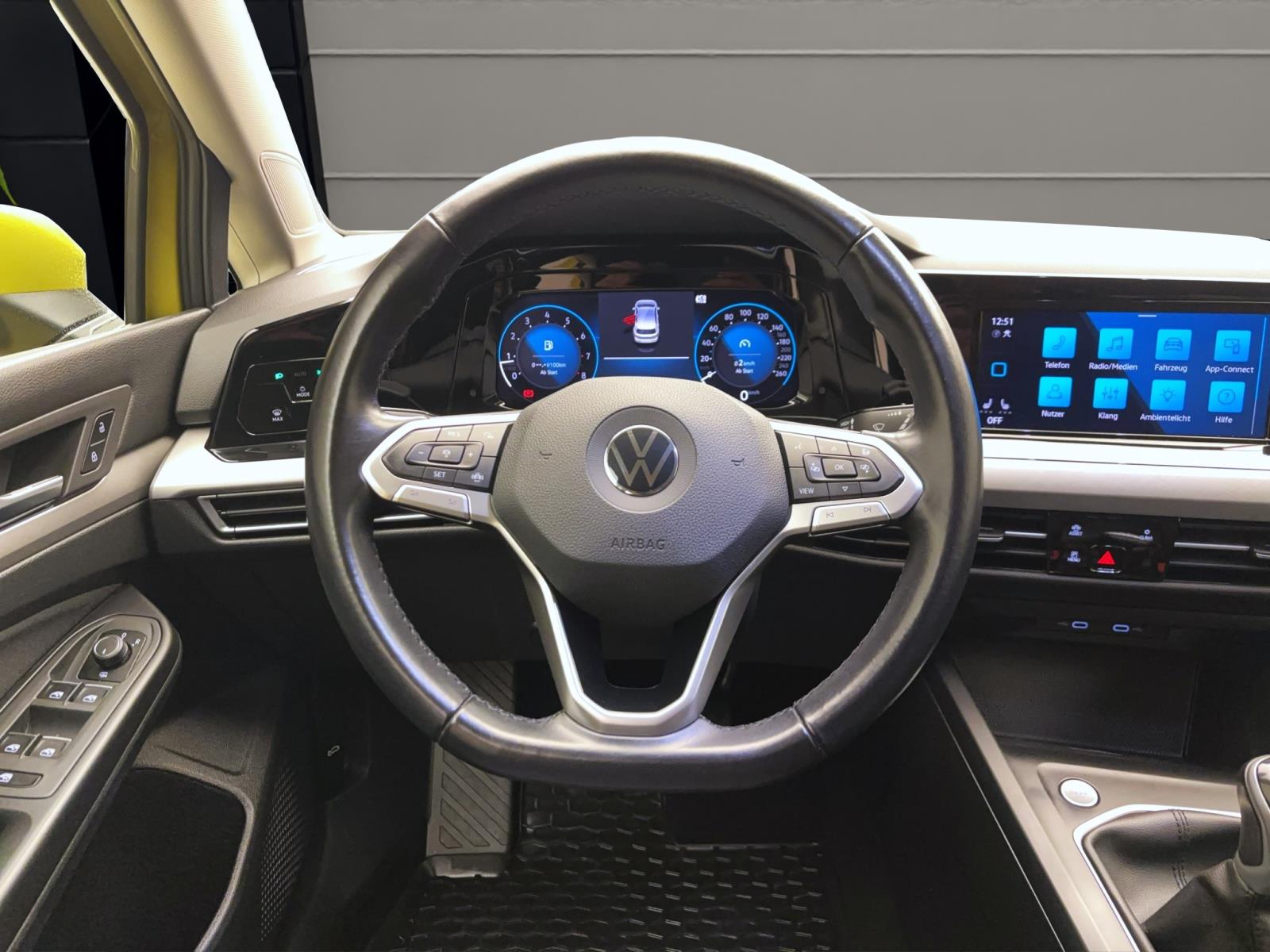 Volkswagen Golf 1.5 TSI LIFE AHK LED PDC SITZHZG