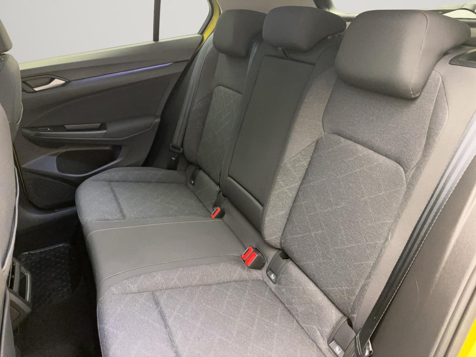 Volkswagen Golf 1.5 TSI LIFE AHK LED PDC SITZHZG