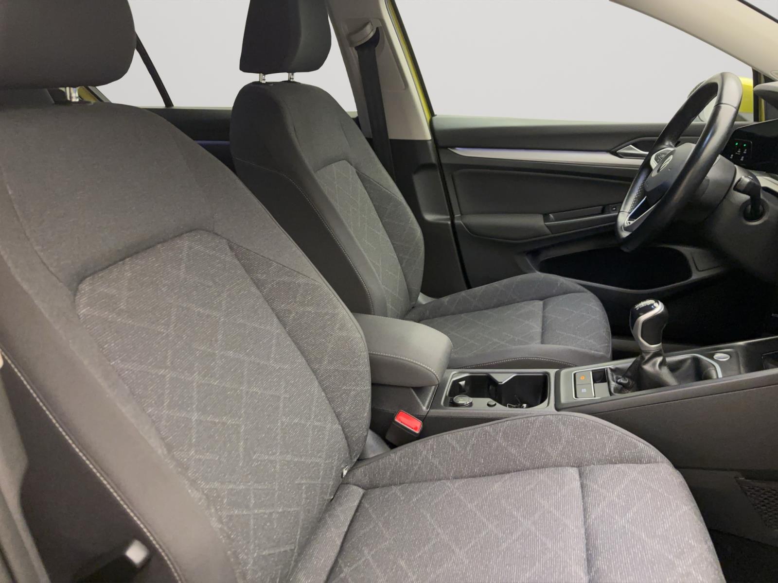 Volkswagen Golf 1.5 TSI LIFE AHK LED PDC SITZHZG