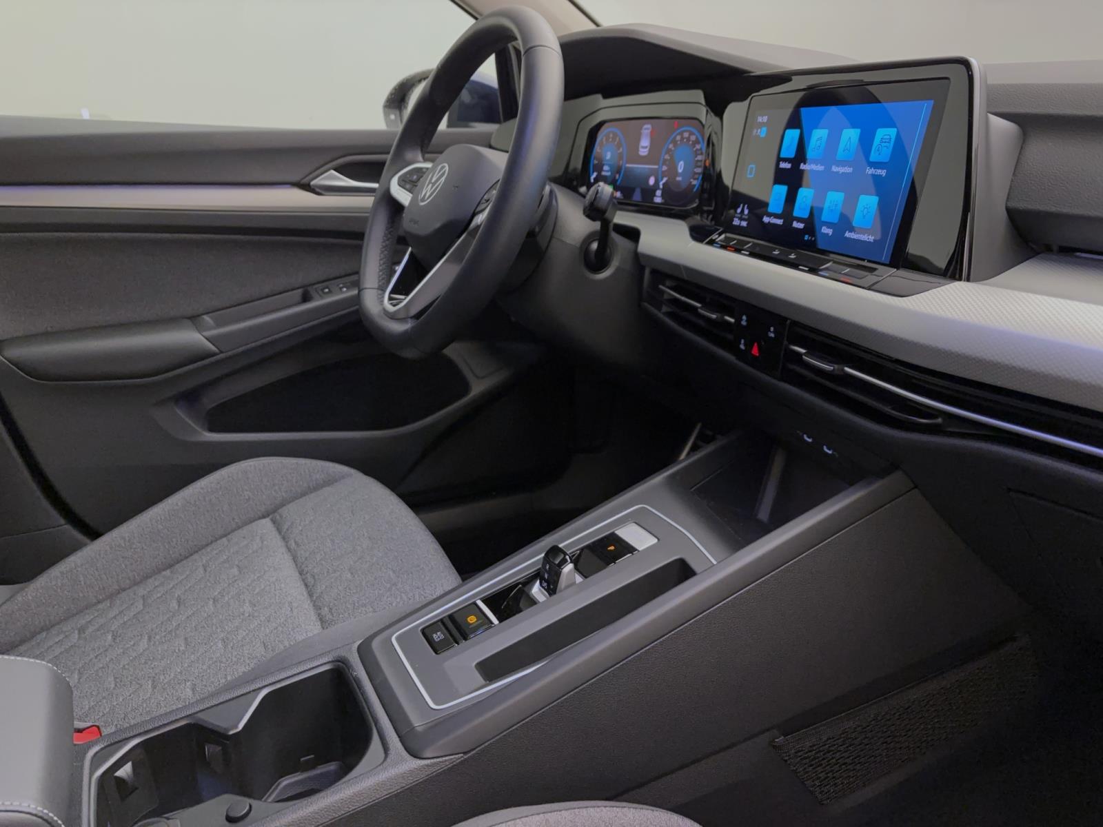 Volkswagen Golf 1.0 eTSI DSG MOVE NAVI LED ACC PDC