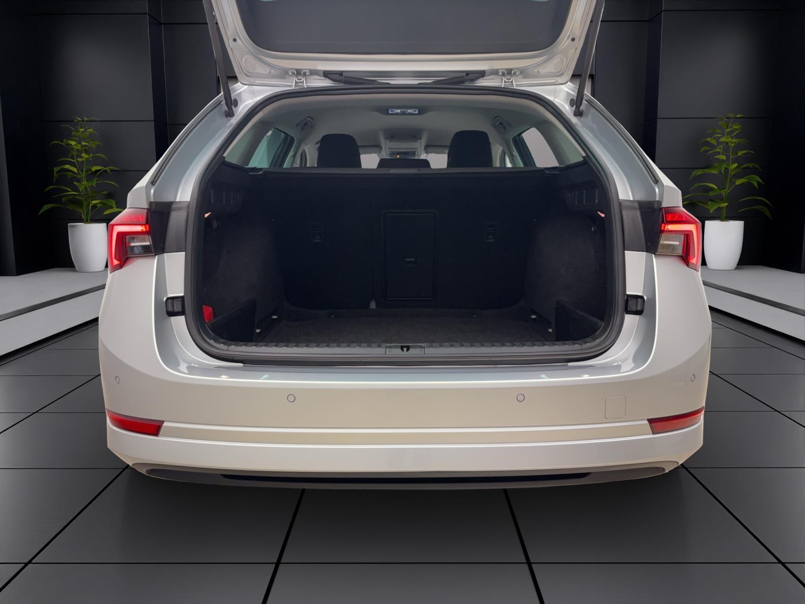 Skoda Octavia Combi 2.0 TDI DSG AMBITION PDC LED SITZHZG SMARTLINK