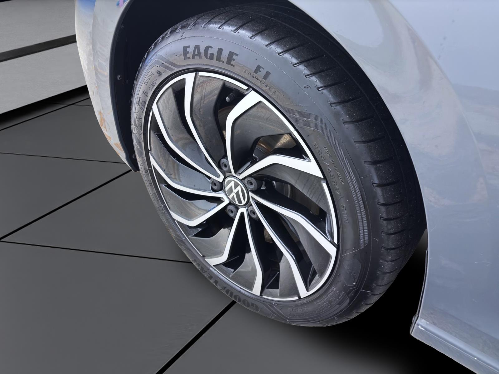 Volkswagen Golf Variant 8 2.0 TDI DSG StyleACC PDC LED+ Kamera Navi AppConnect