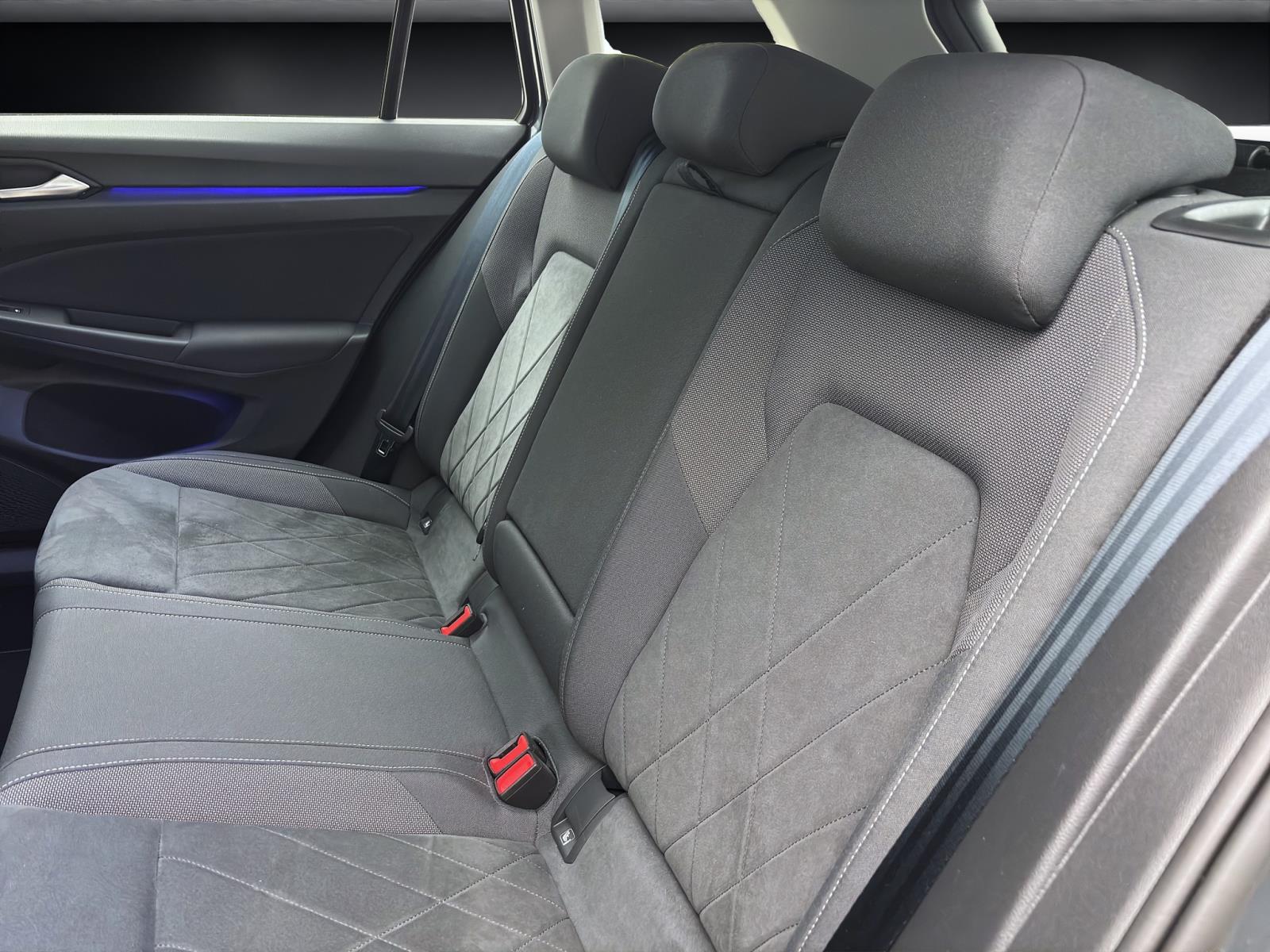 Volkswagen Golf Variant 8 2.0 TDI DSG StyleACC PDC LED+ Kamera Navi AppConnect