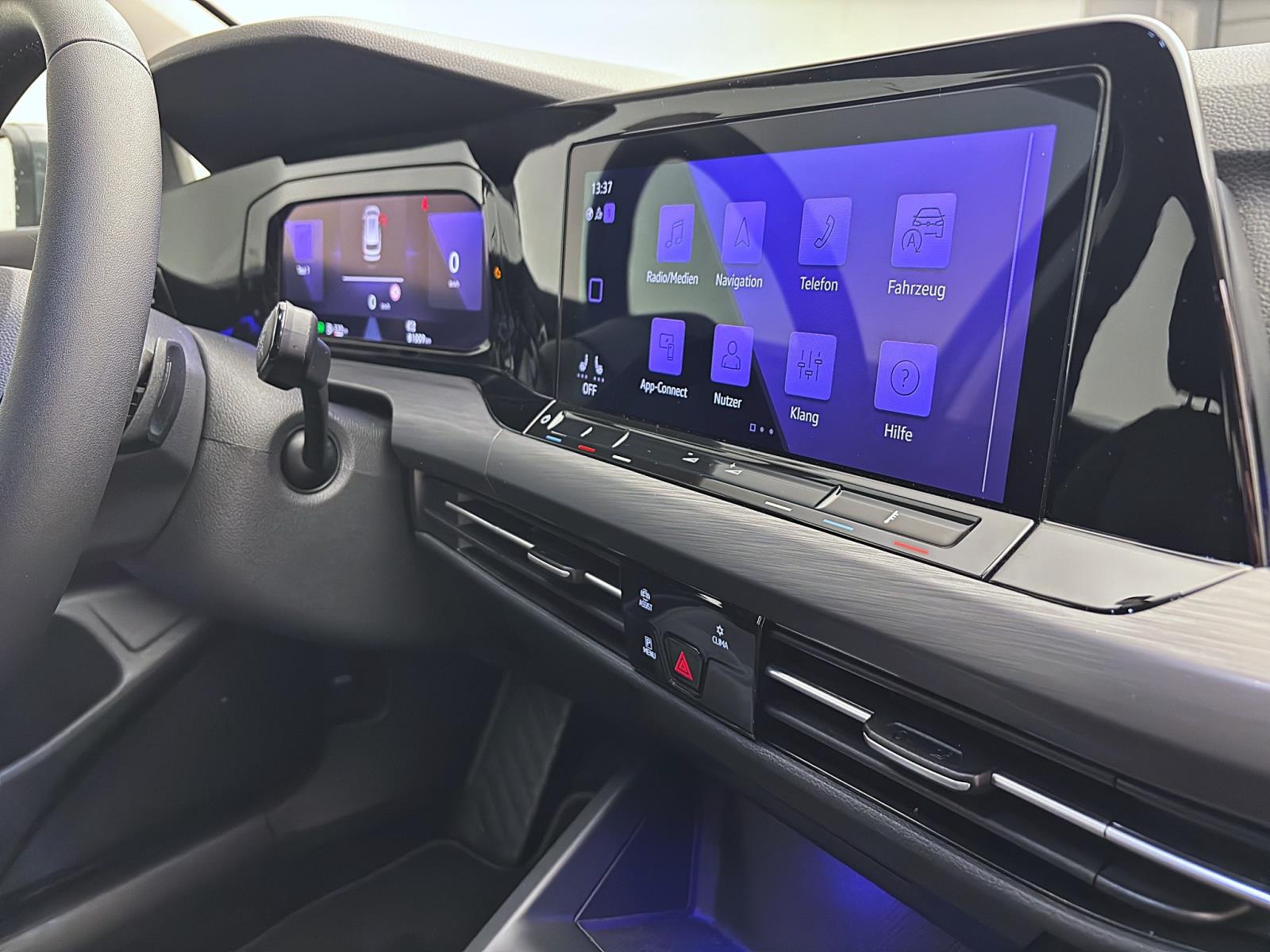 Volkswagen Golf Variant 8 2.0 TDI DSG StyleACC PDC LED+ Kamera Navi AppConnect
