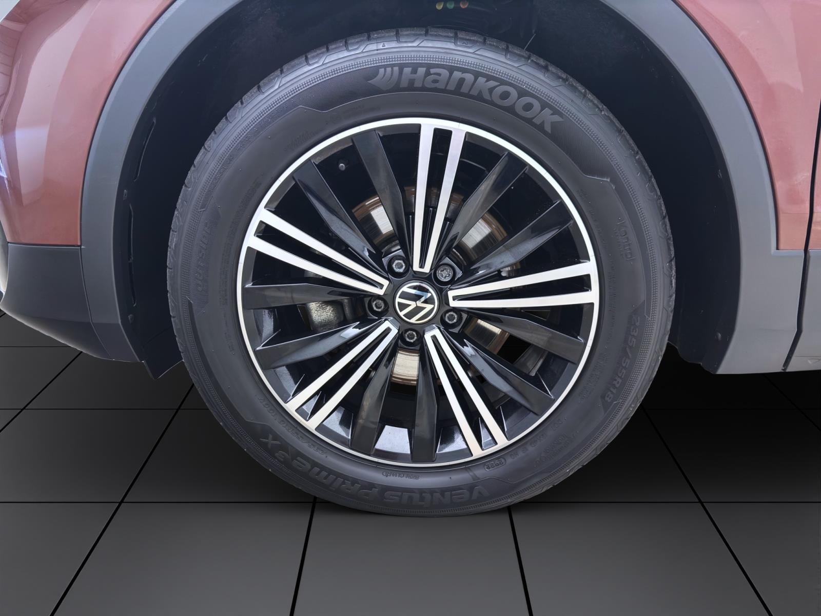 Volkswagen Tiguan 2.0 TDI DSG ELEGANCE PANO AHK IQ.LIGHT NAVI