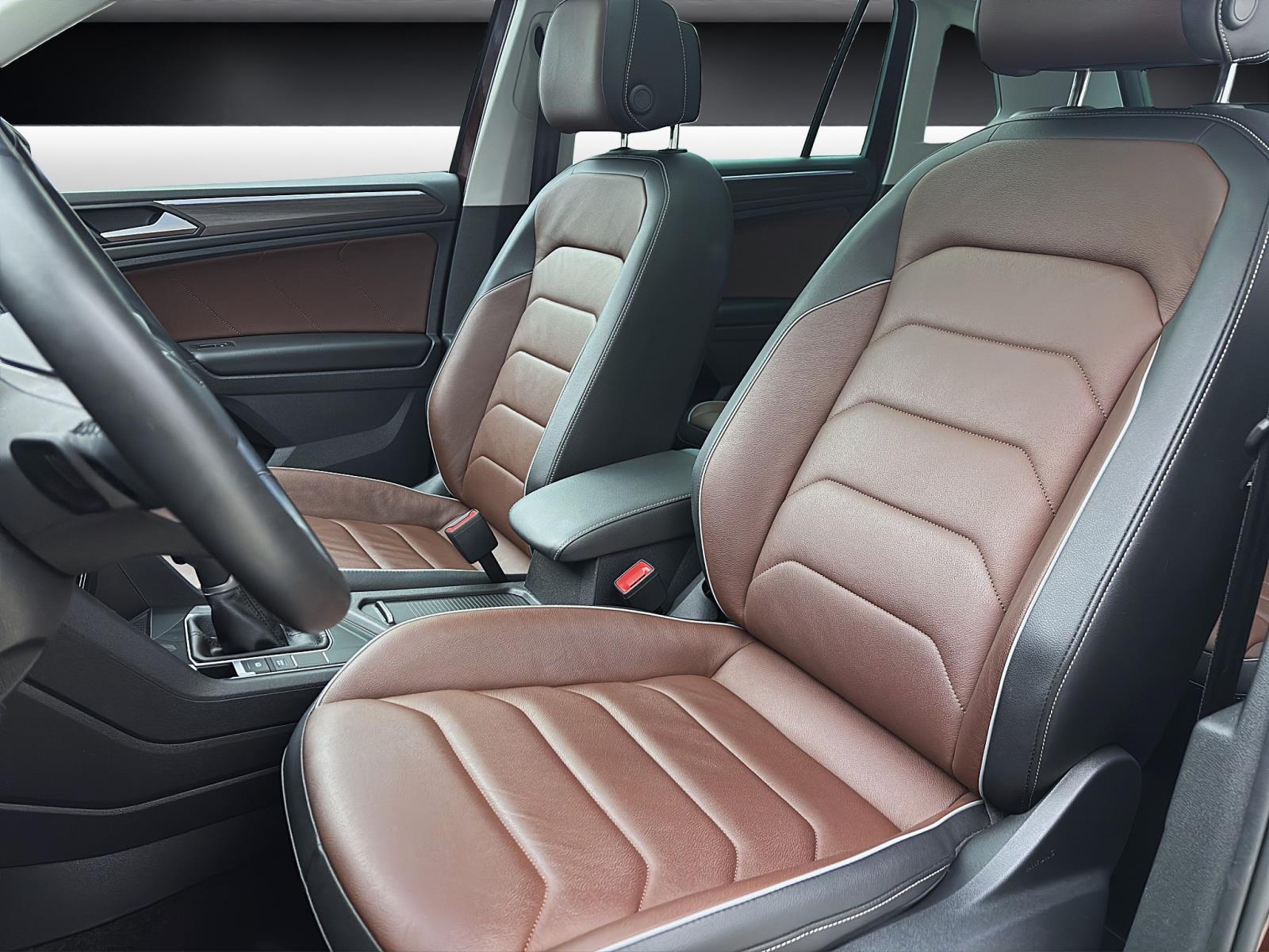 Volkswagen Tiguan 2.0 TDI DSG ELEGANCE PANO AHK IQ.LIGHT NAVI
