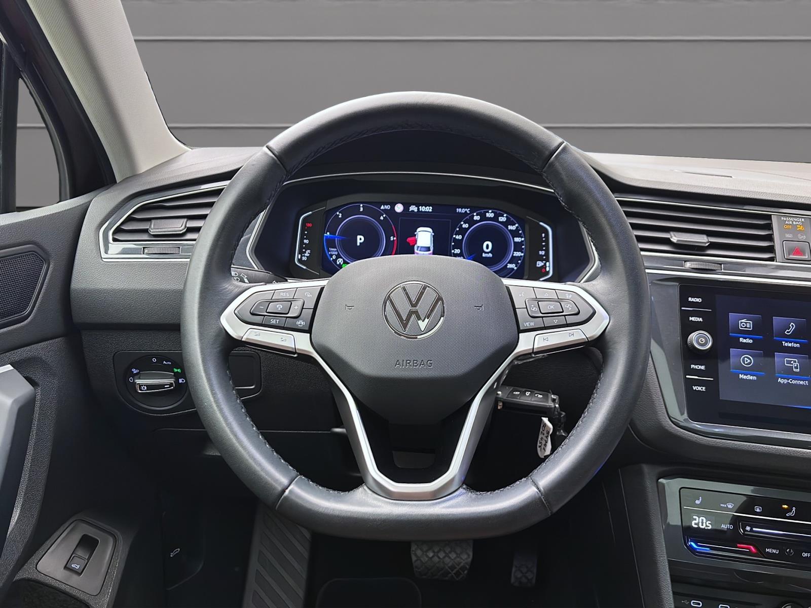 Volkswagen Tiguan 2.0 TDI DSG ELEGANCE PANO AHK IQ.LIGHT NAVI