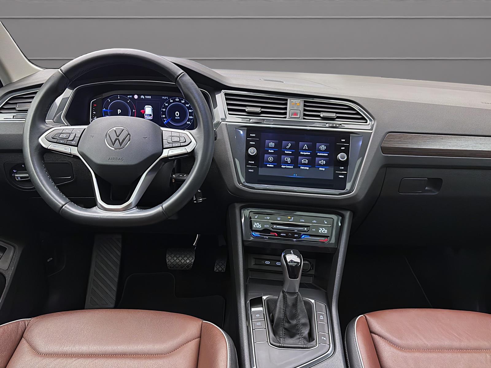 Volkswagen Tiguan 2.0 TDI DSG ELEGANCE PANO AHK IQ.LIGHT NAVI